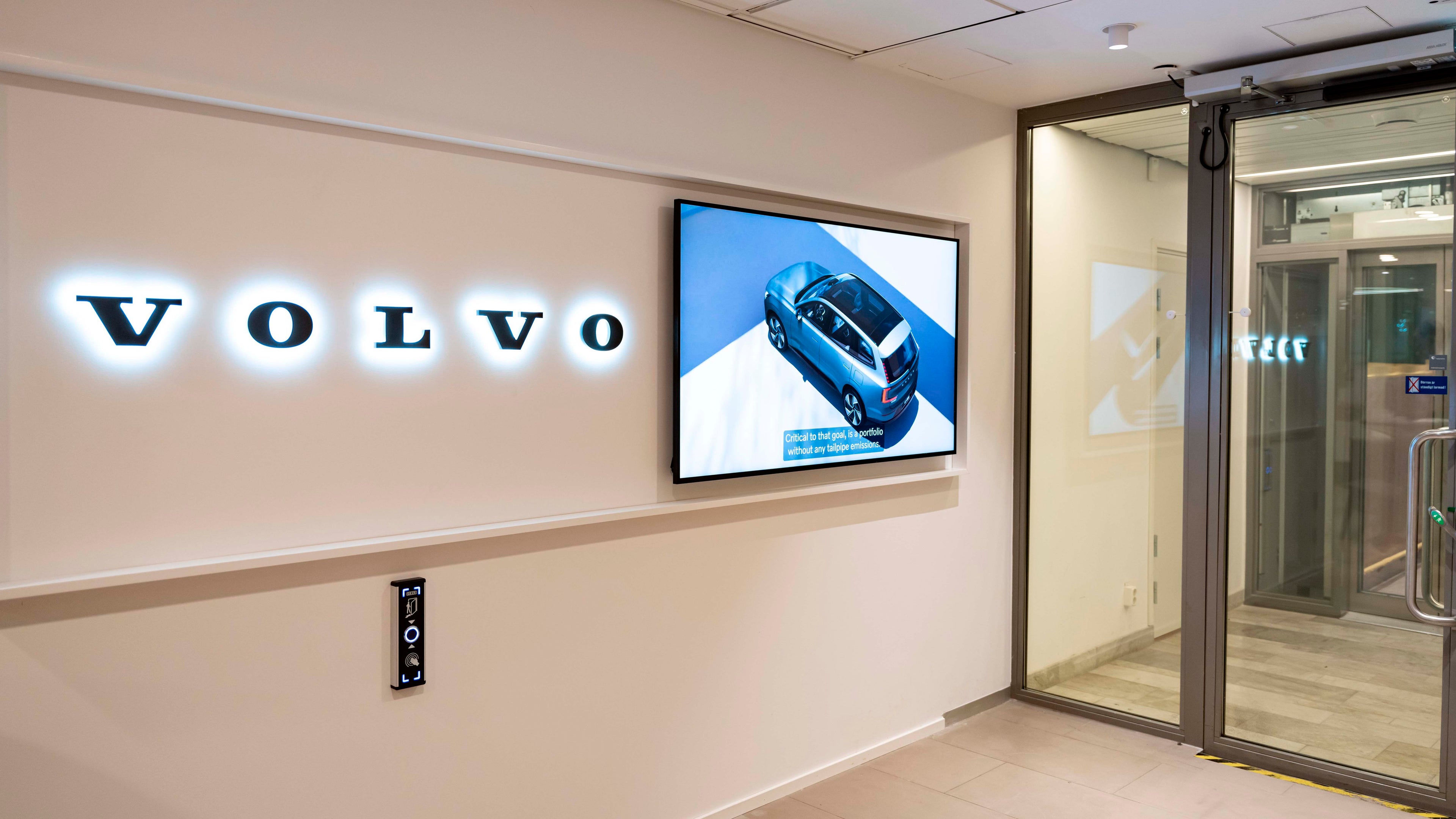 Entrada concesionario Volvo