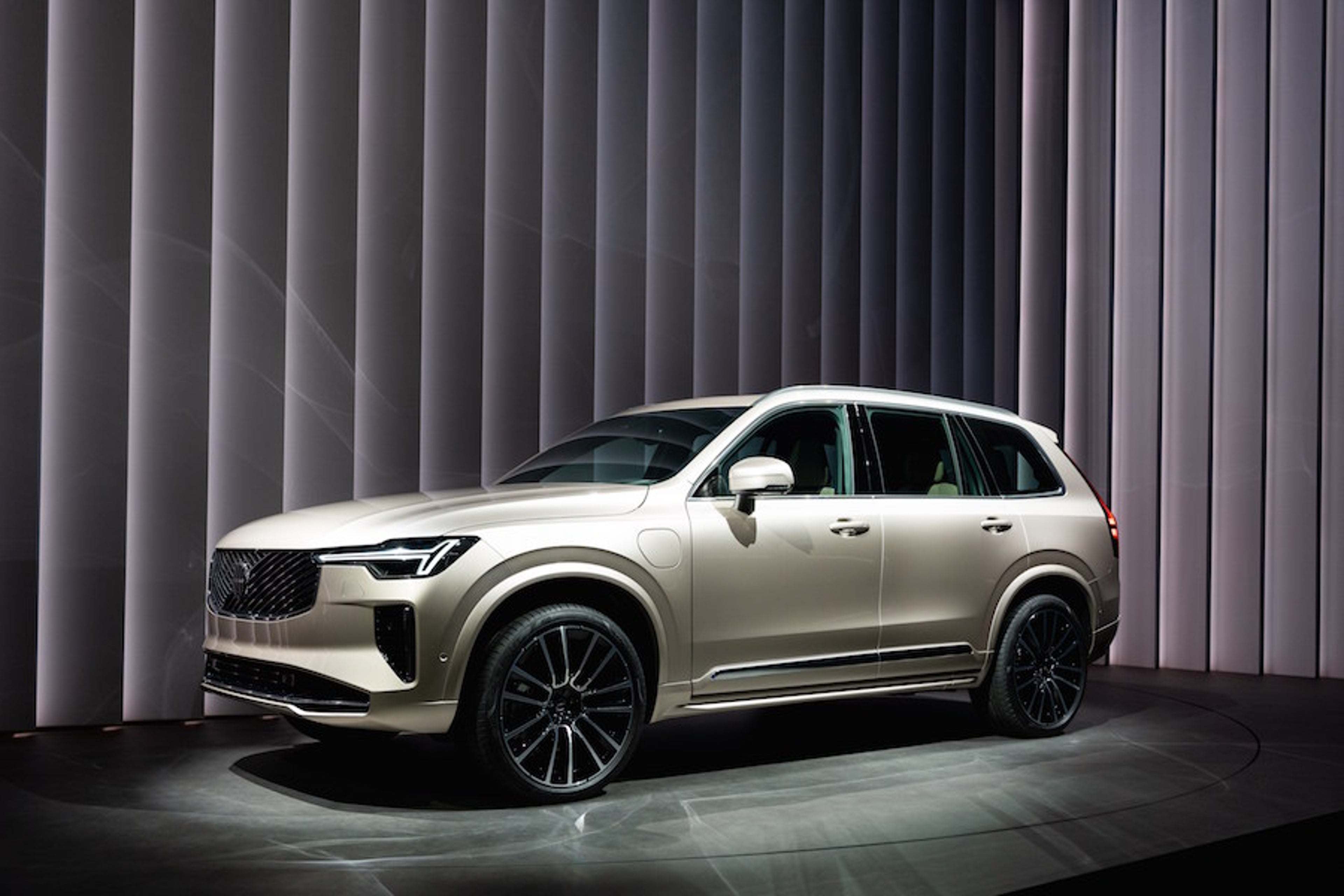 New XC90: Best of both