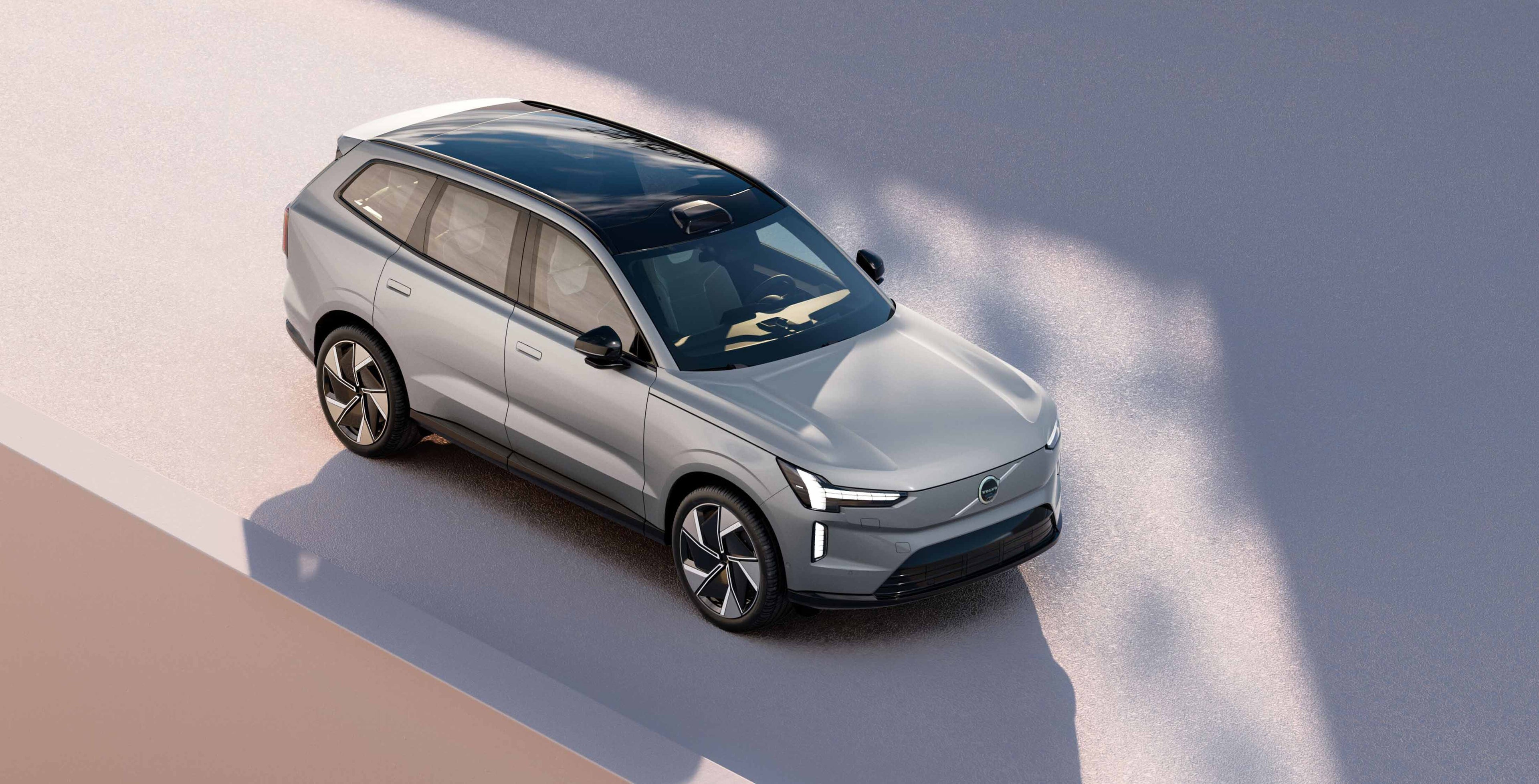 Vapour grey Volvo EX90.