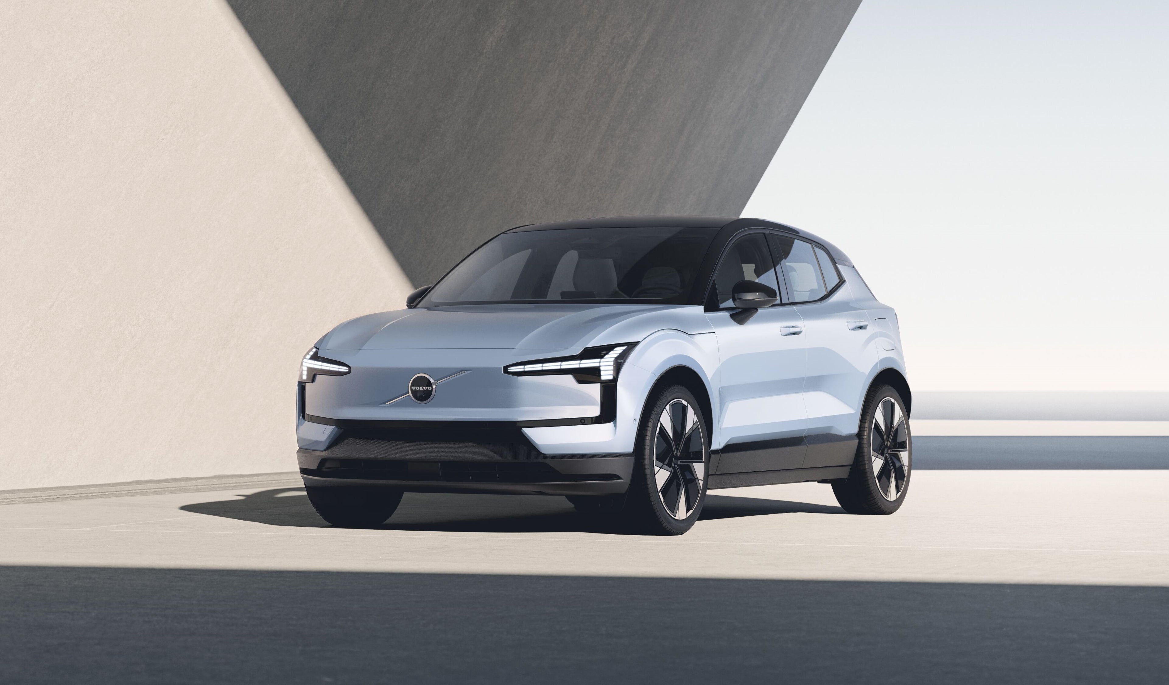 The All New EX30 是目前 VOLVO 旗下碳足跡最低的純電車款,總碳足跡僅為 23 噸。