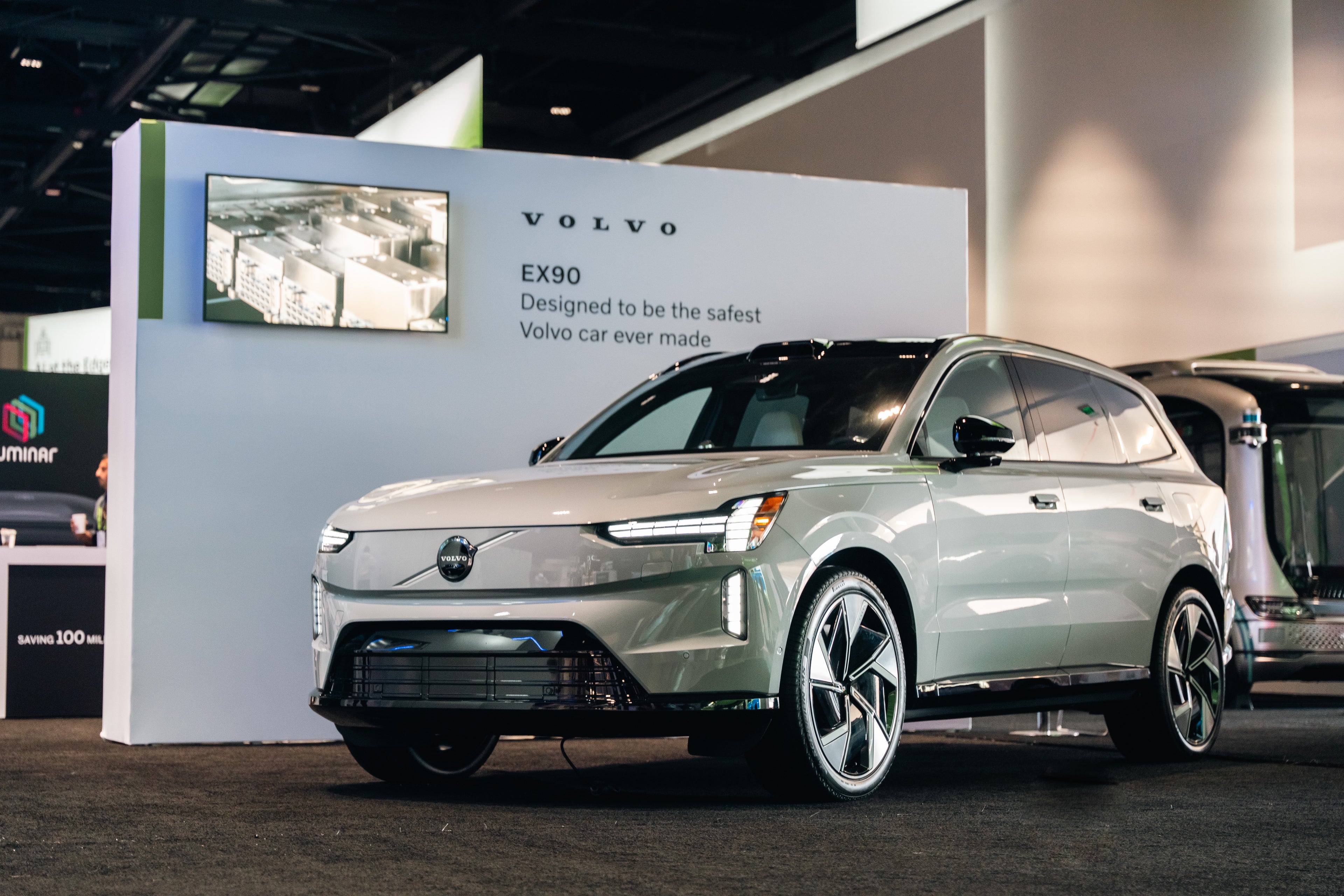 Volvo EX90