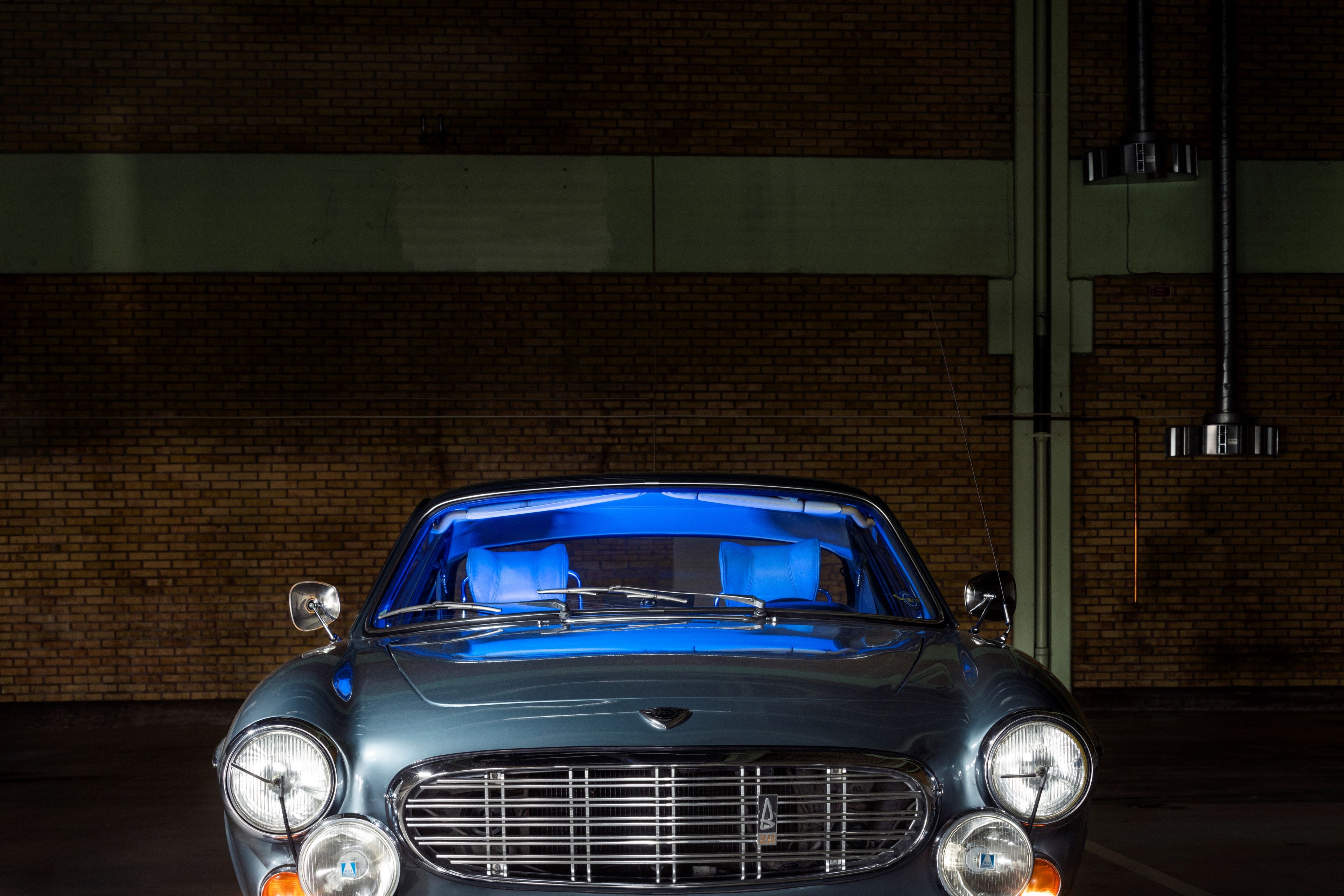 Volvo P1800 S var en av våra första bilmodeller med nackstöd.