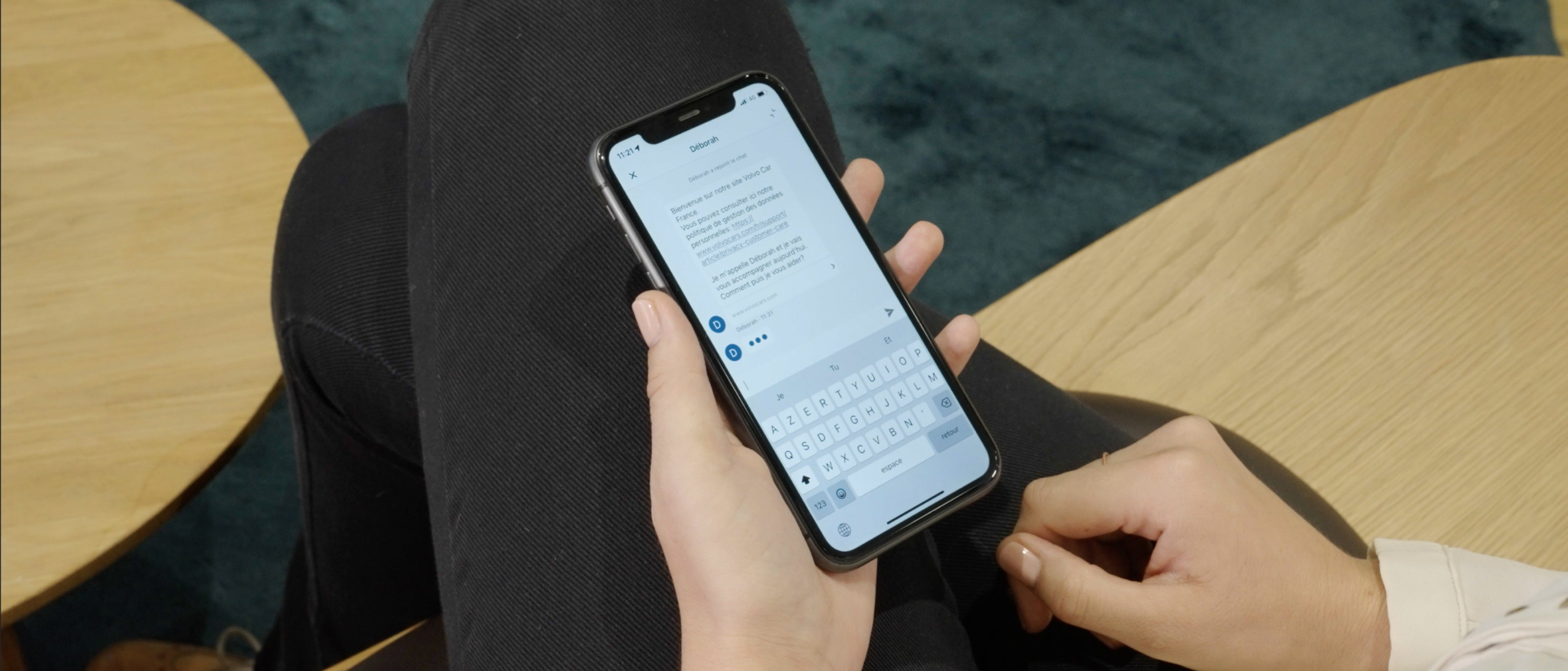 Comment prendre contact avec la Relation Client Volvo via le chat de l'application Volvo Cars ?