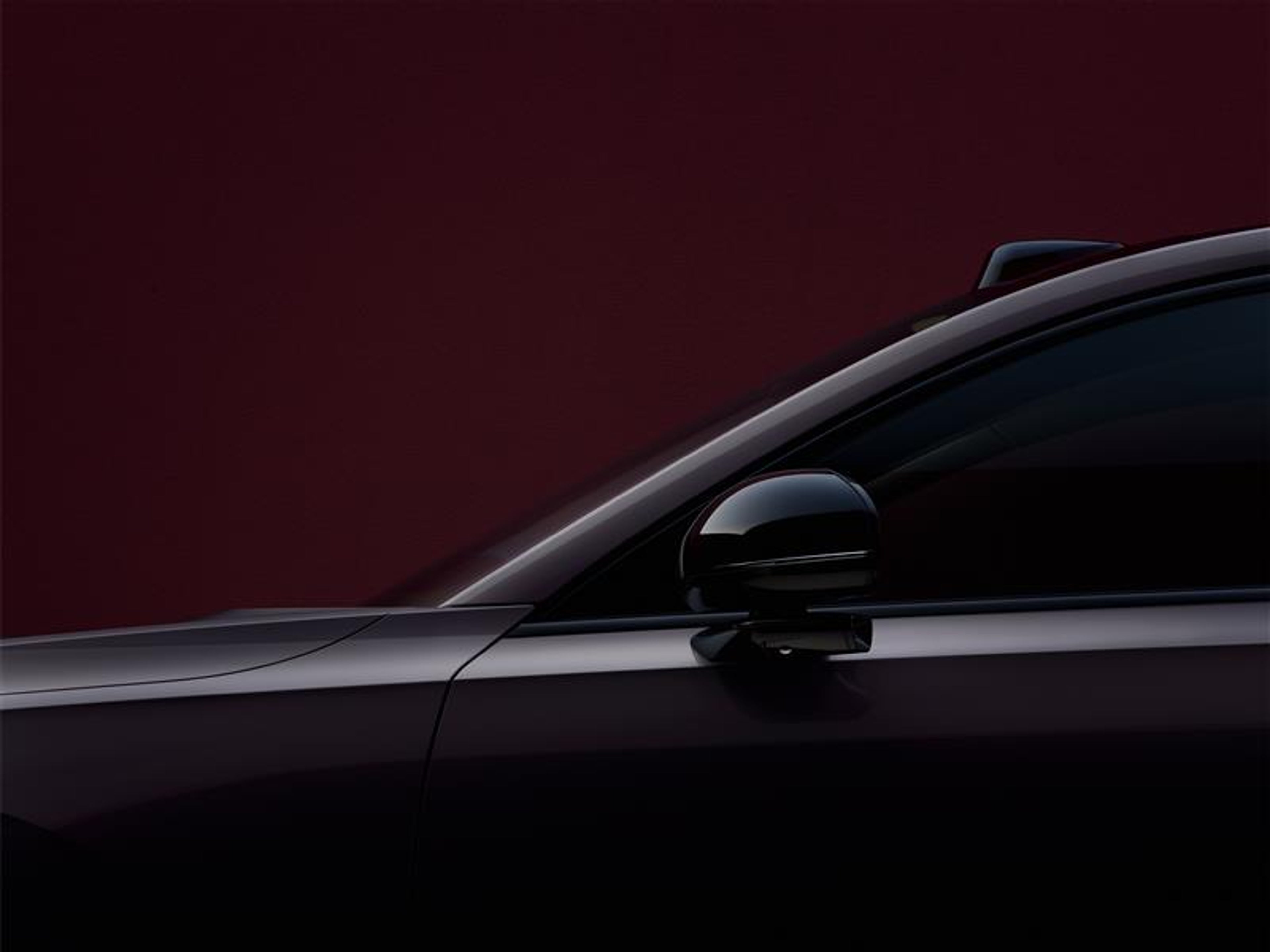 Sleek profile of the Volvo ES90