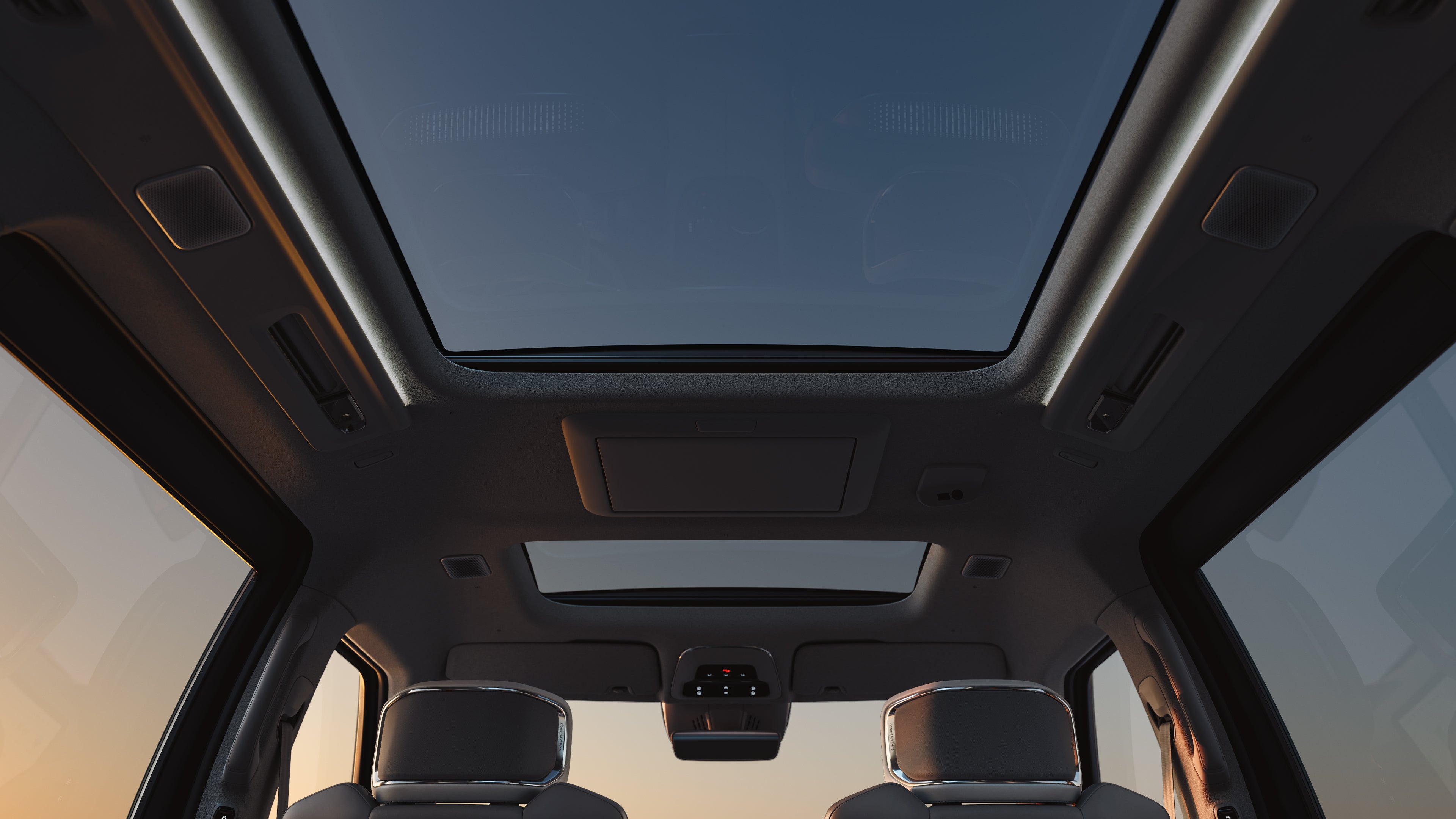 The panoramic sunroof of Volvo EM90