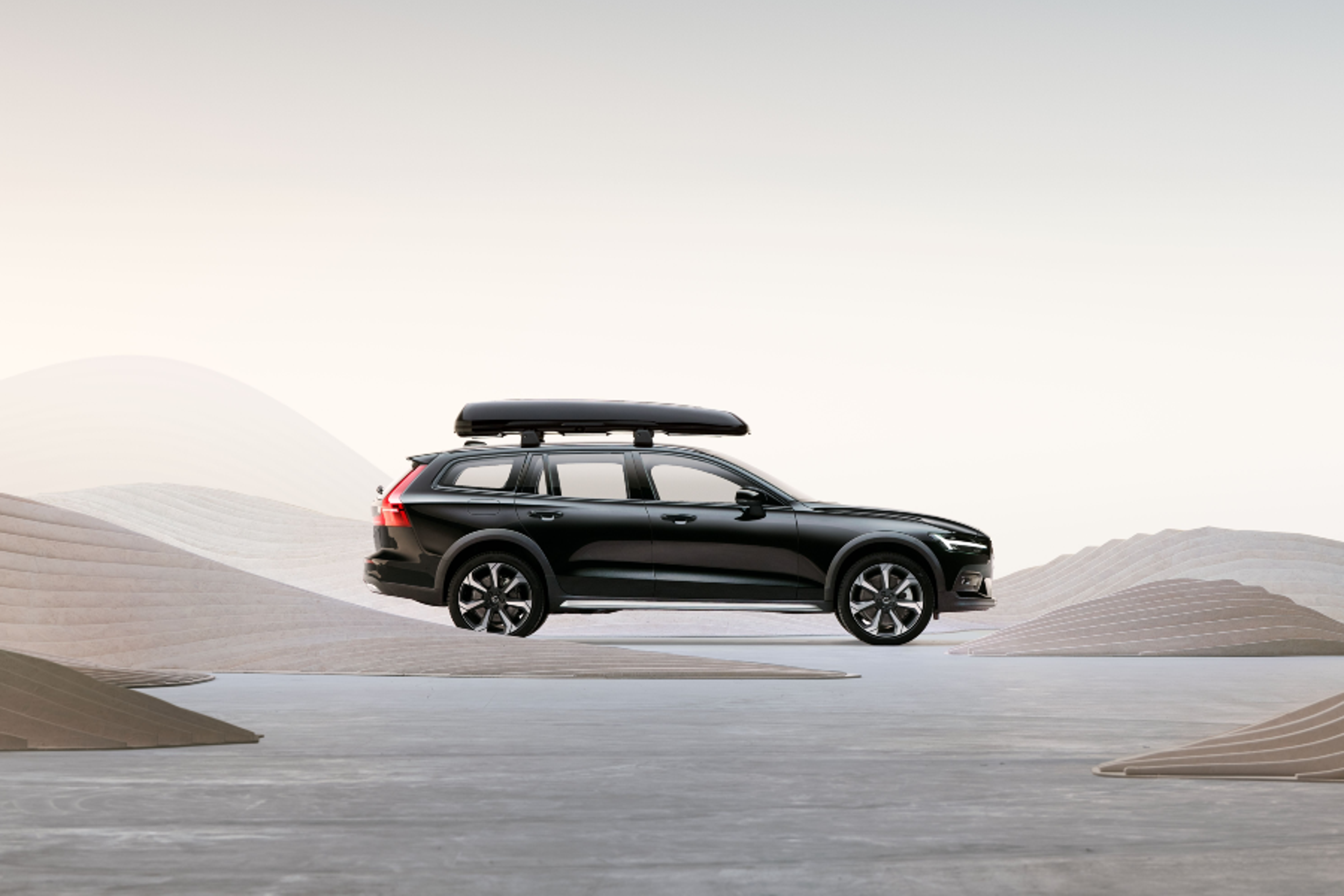 V60 Cross Country on a light background