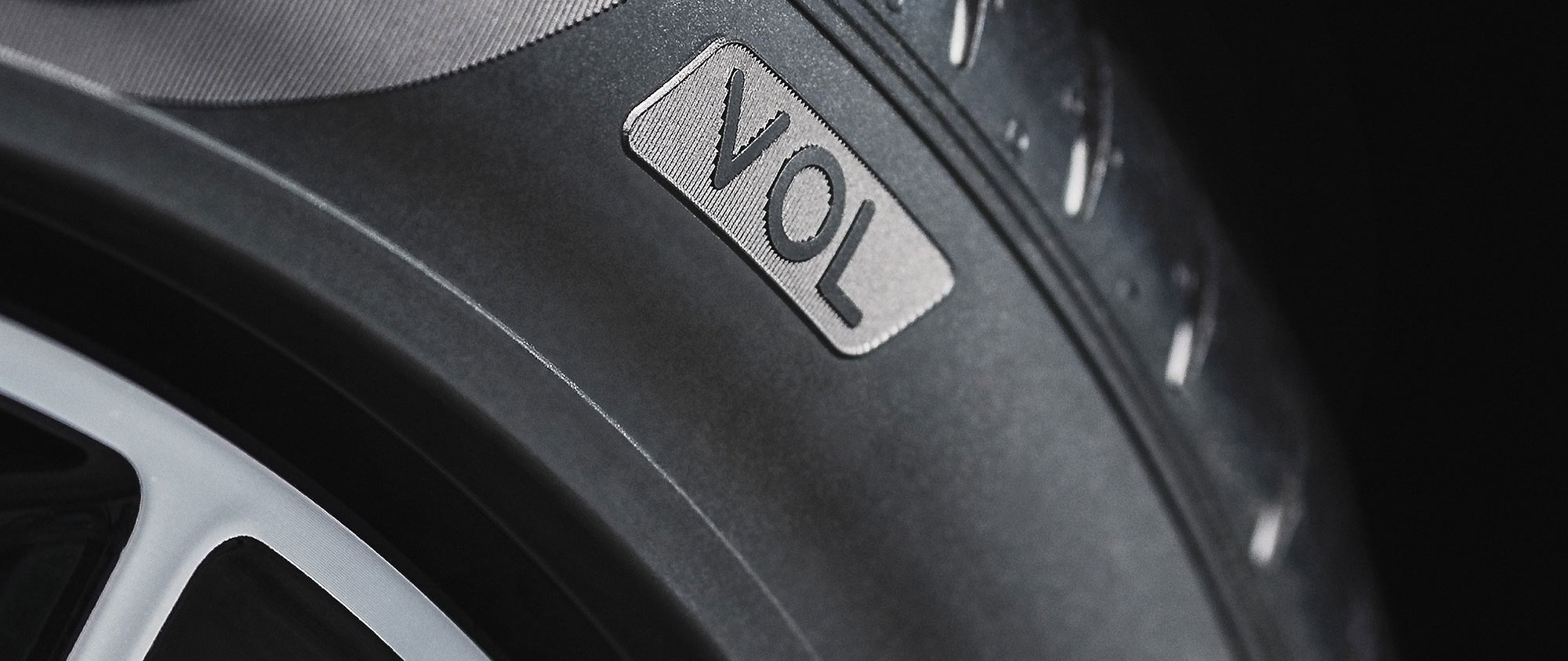 Le marquage VOL se trouve sur le flanc du pneu