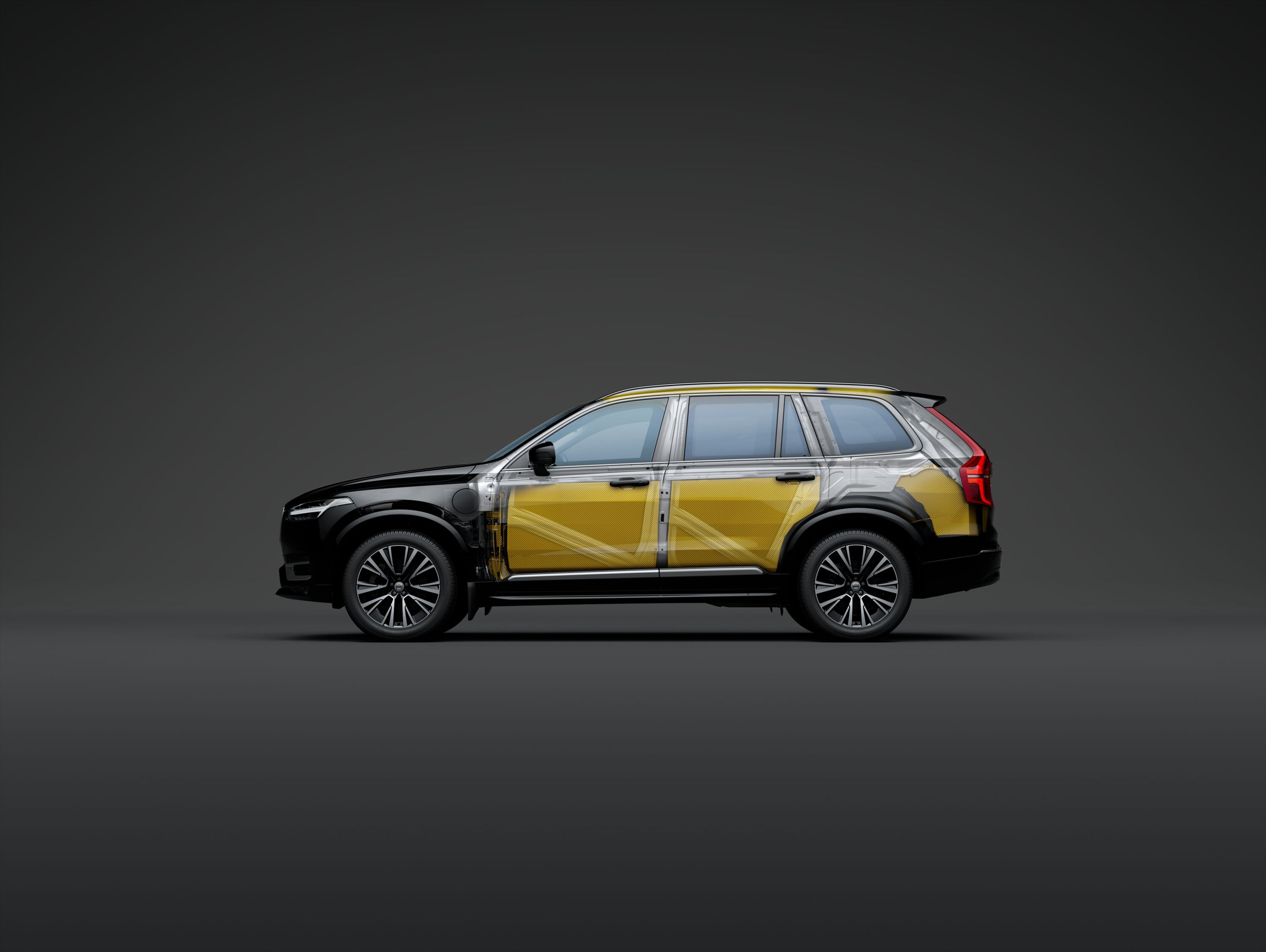 Оклопно возило Volvo со зајакнат не'рѓосувачки челик и арамидна заштита на критичните точки на каросеријата.
