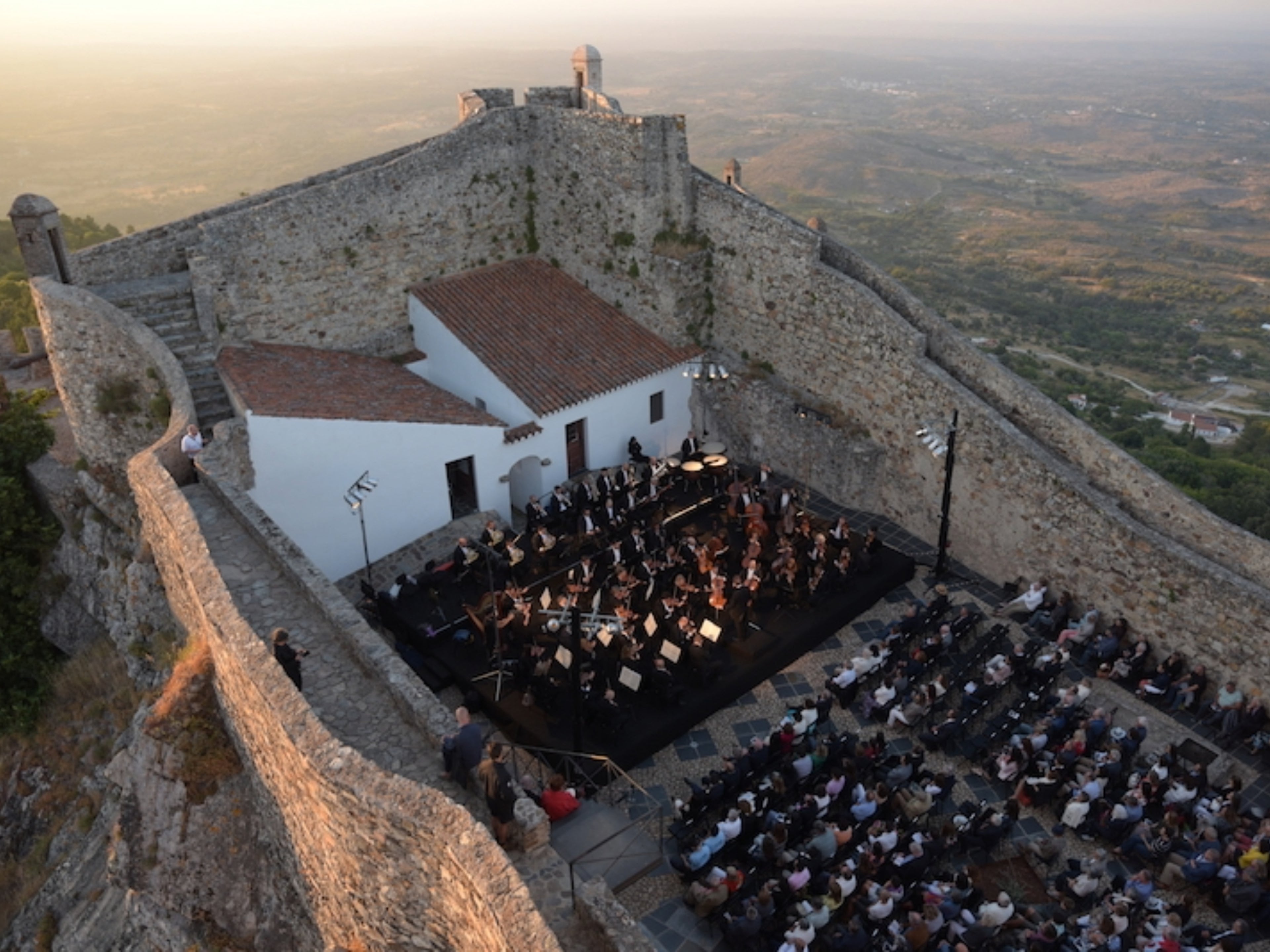 Vista aerea do castelo de Marvão durante o Festival Internacional de Música