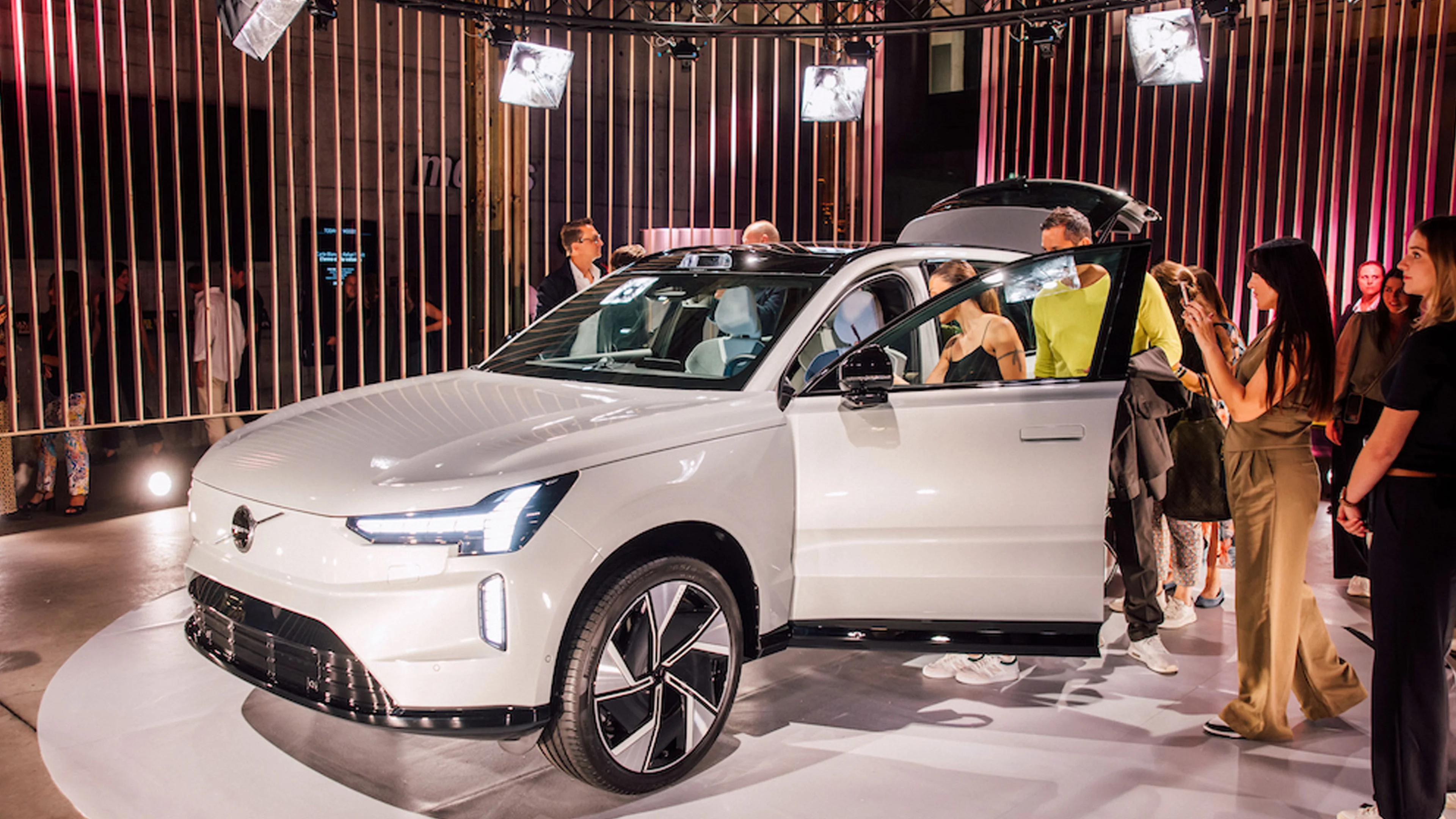 Volvo EX90