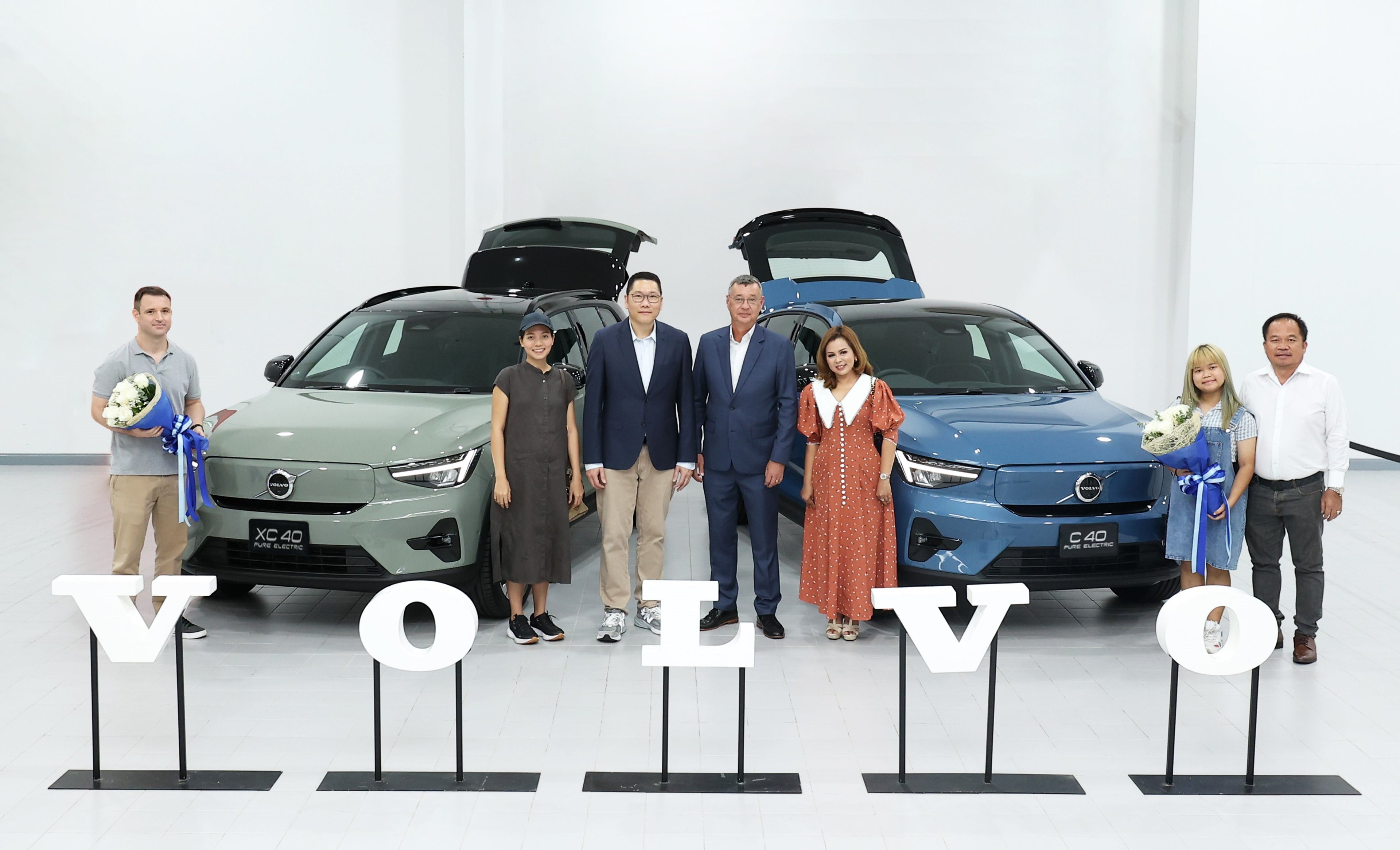 Volvo-celebrates-its-50th-anniversary-with-special-deal-giving-away-grand-prizes-of-Pure-electric