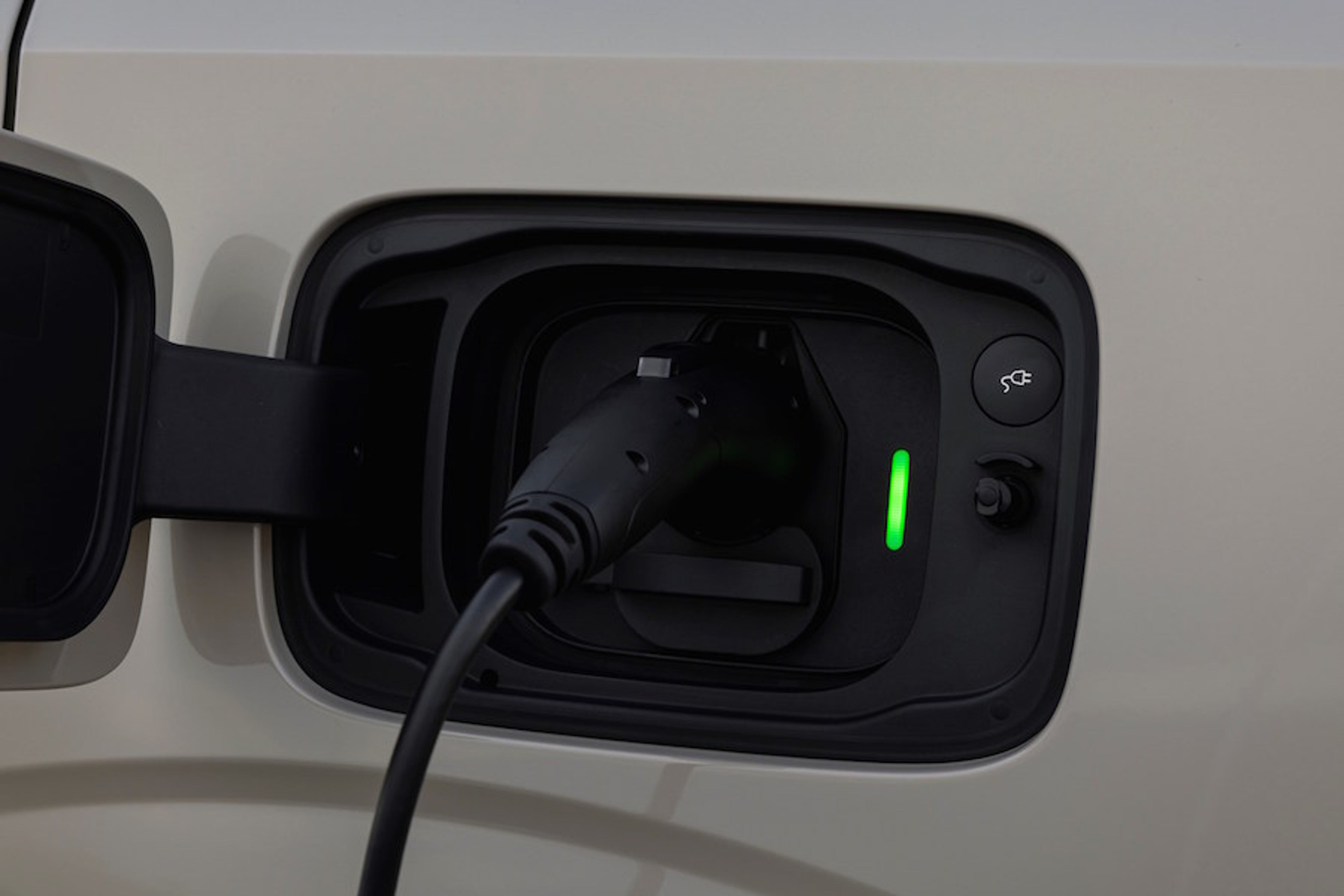 Volvo Charge Plug