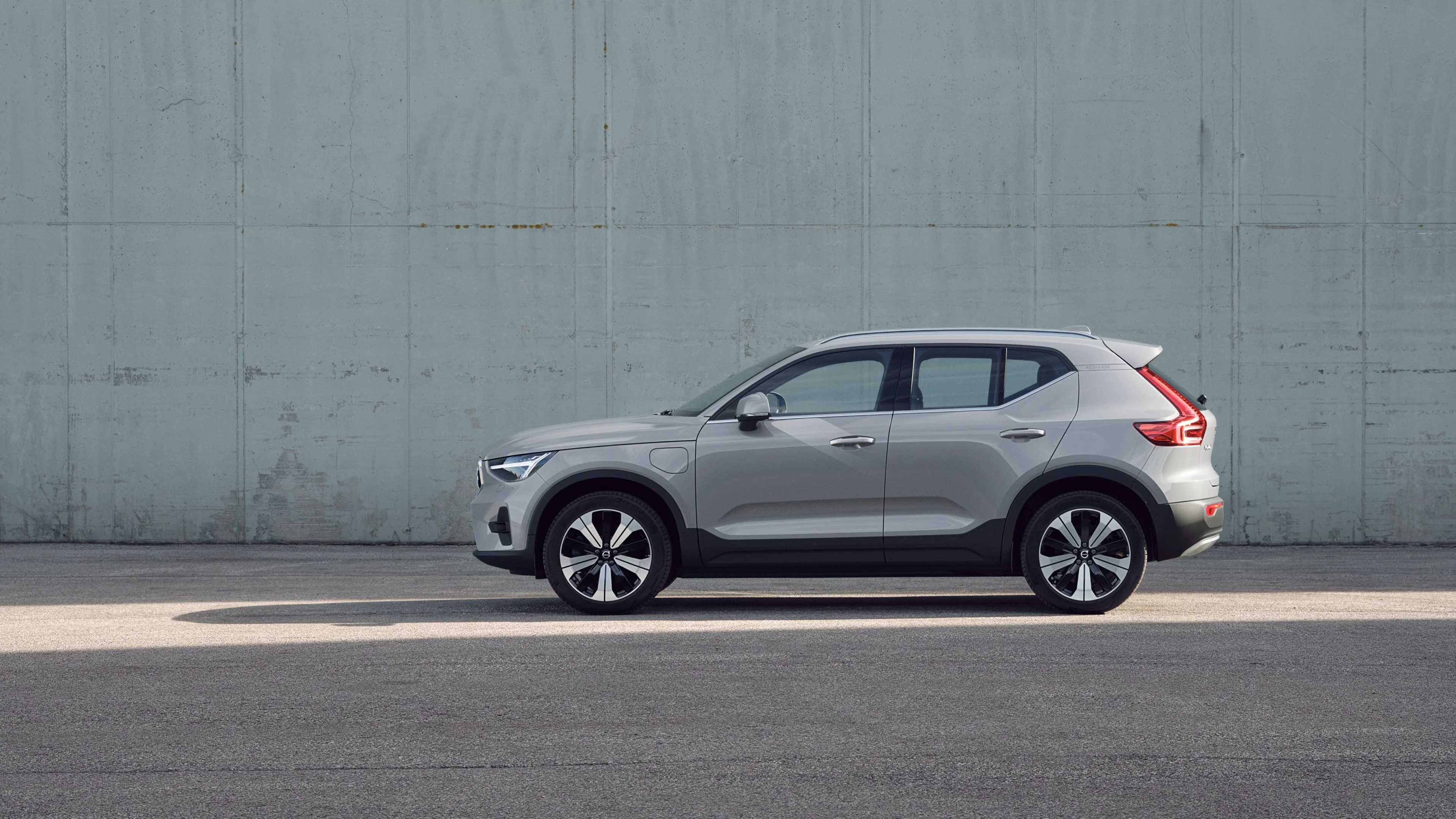 The new Volvo Recharge range elevates your journey with enhanced safety and entertainment features