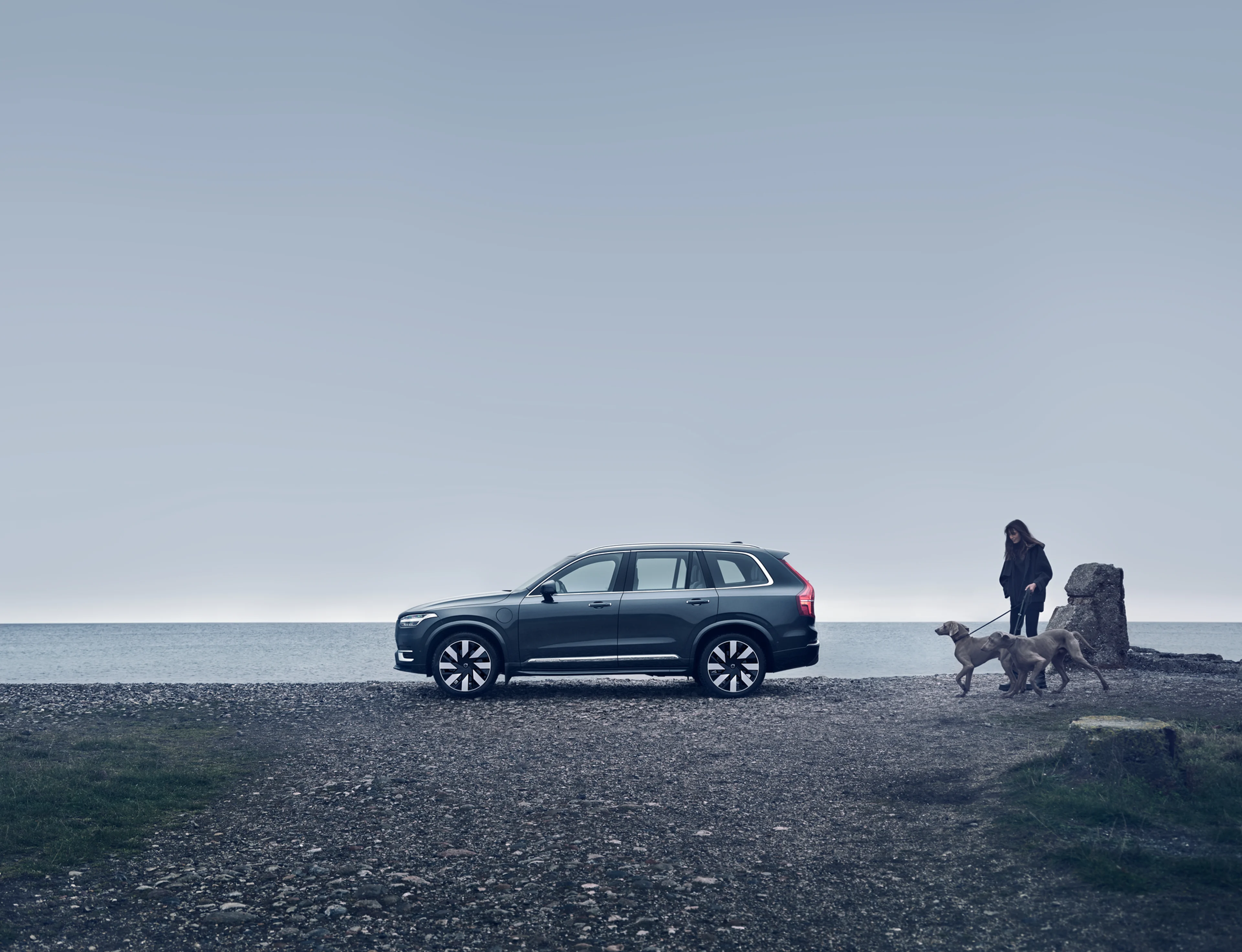 Plug-in hybrid má väčšiu batériu, ktorú môžete dobíjať z externého napájania