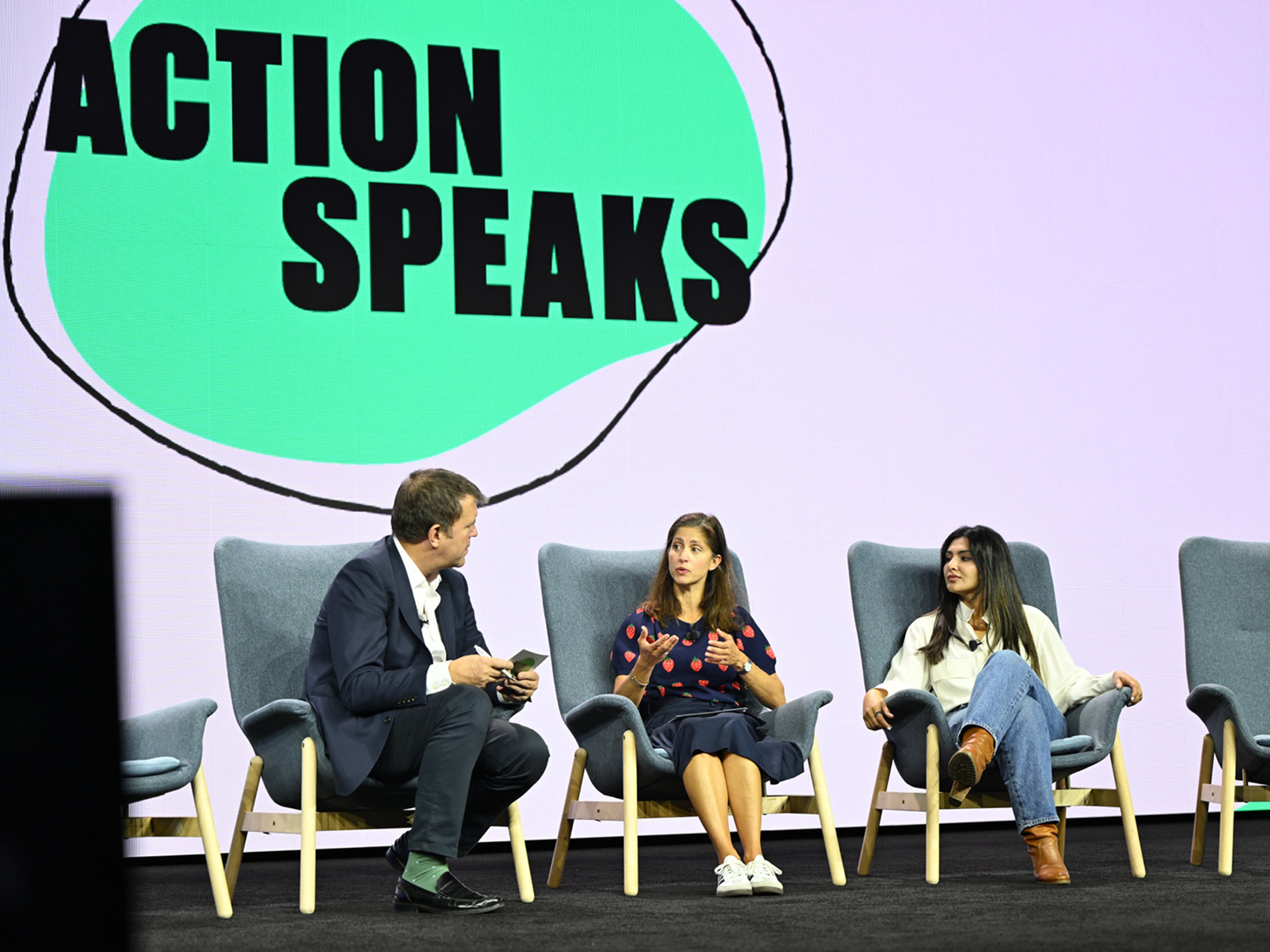 From left to right: Nigel Topping, former UN Climate Change High-Level Champion at COP26; Vanessa Butani, Volvo Cars; Dilafruz Khonikboyeva, Home plant Fund.