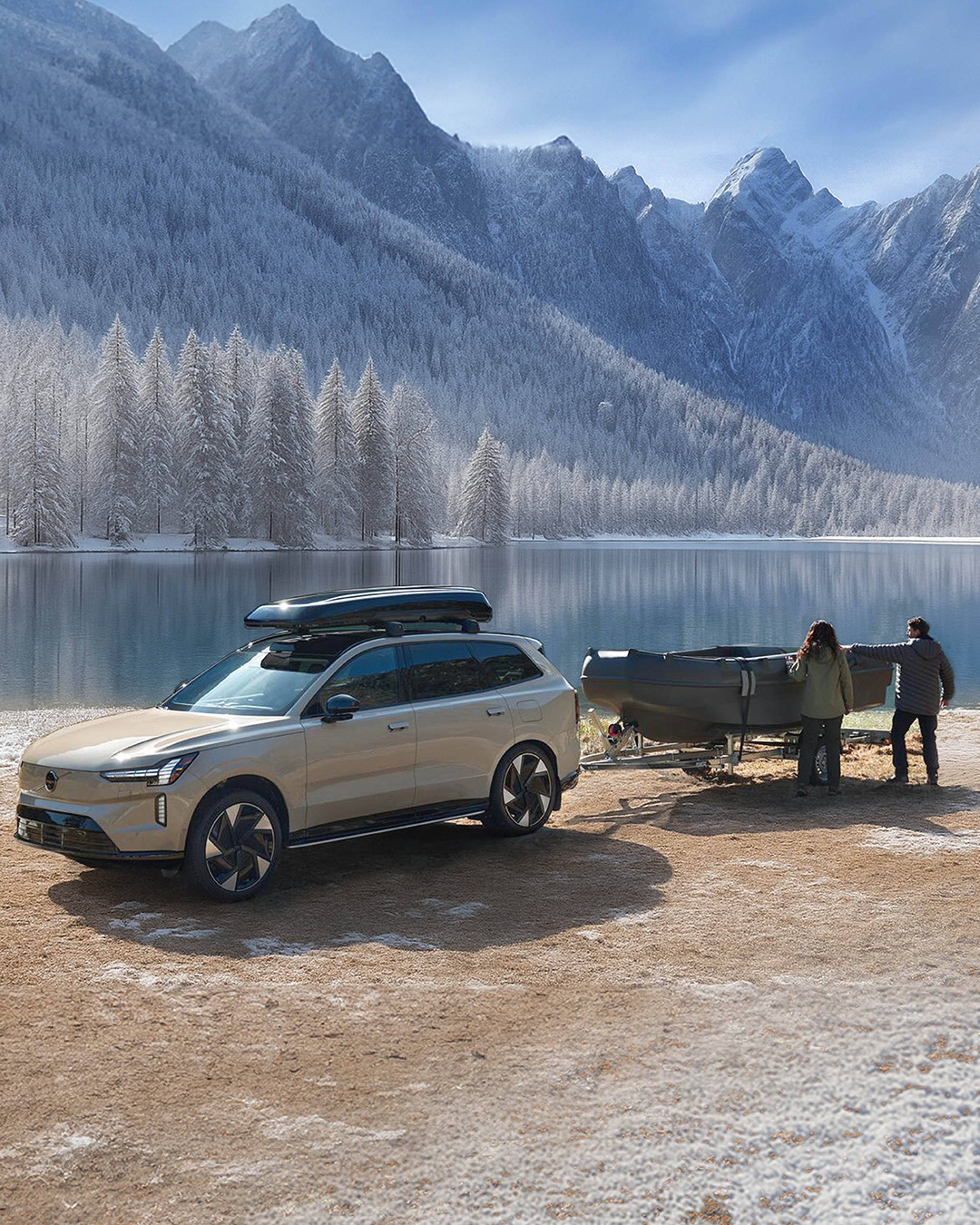 Volvo EX90 parked in front of winter background