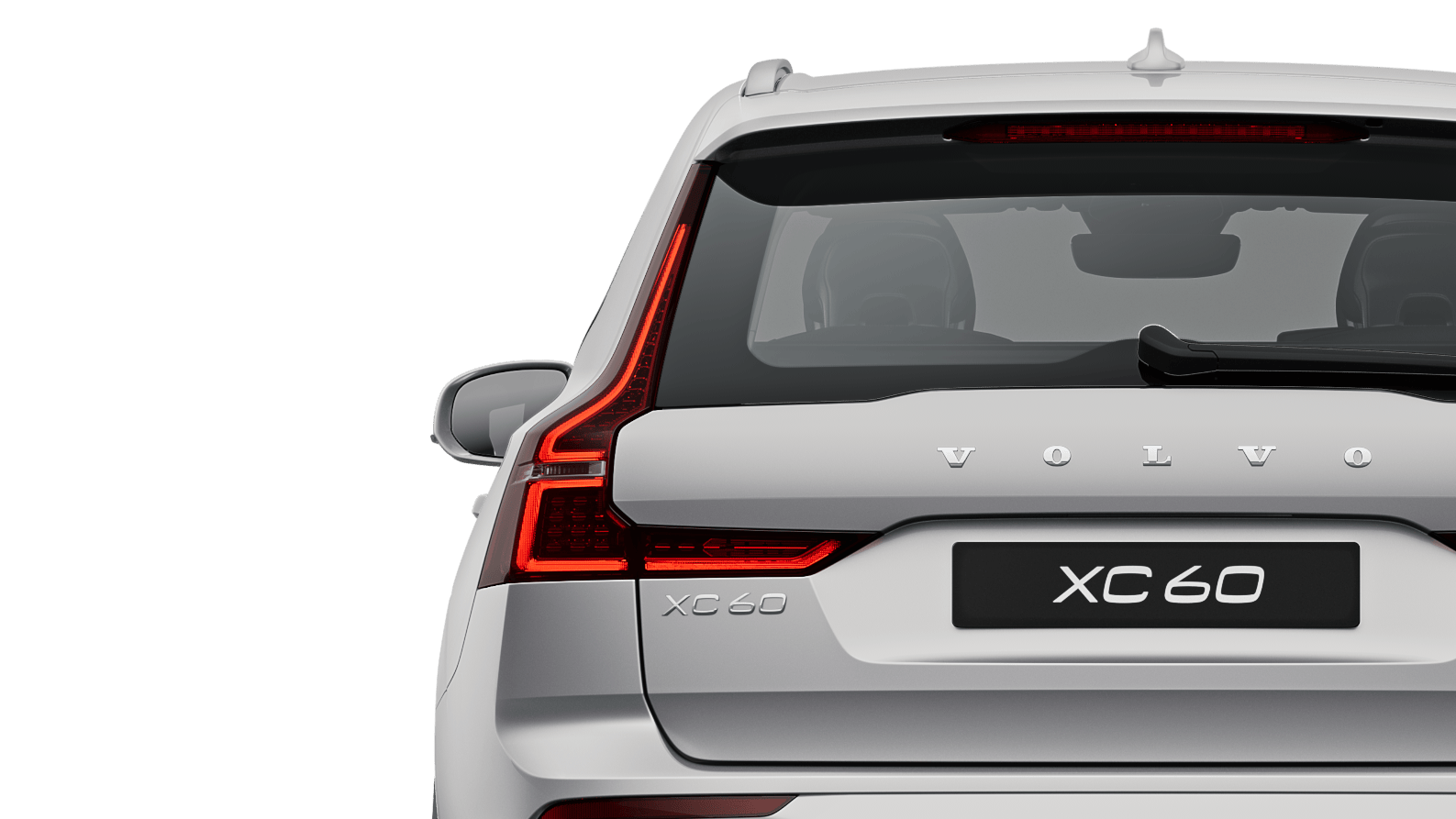 Parkiran srebrni Dawn plug-in hibrid Volvo XC60 Recharge