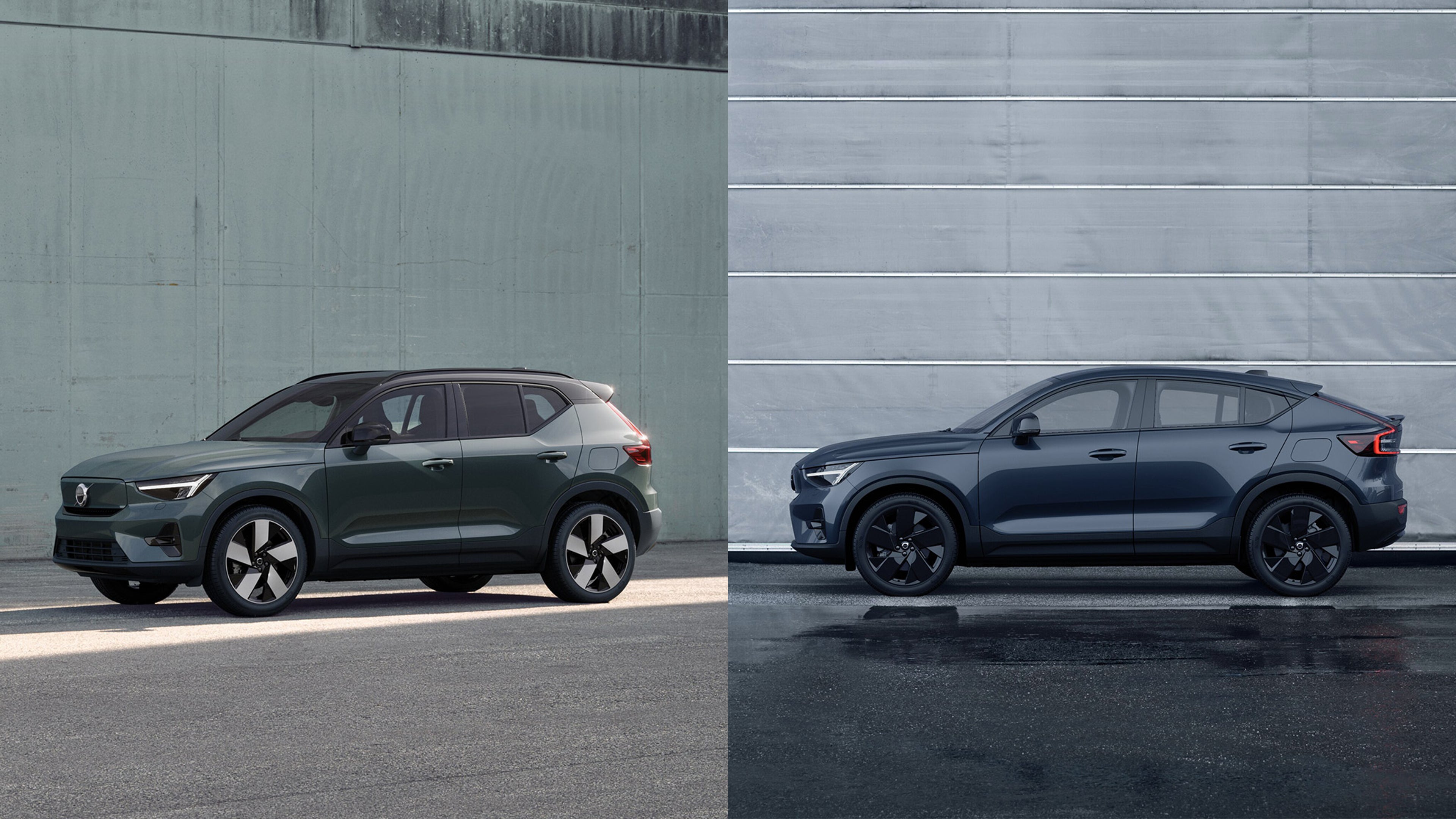 Vasemmalla Forest lake -värinen Volvo EX40 täyssähköinen katumaasturi pysäköitynä vihertävän seinän eteen. Oikealla Denim blue -värinen Volvo EC40 täyssähköinen crossover pysäköitynä sinertävän kangasseinän eteen.