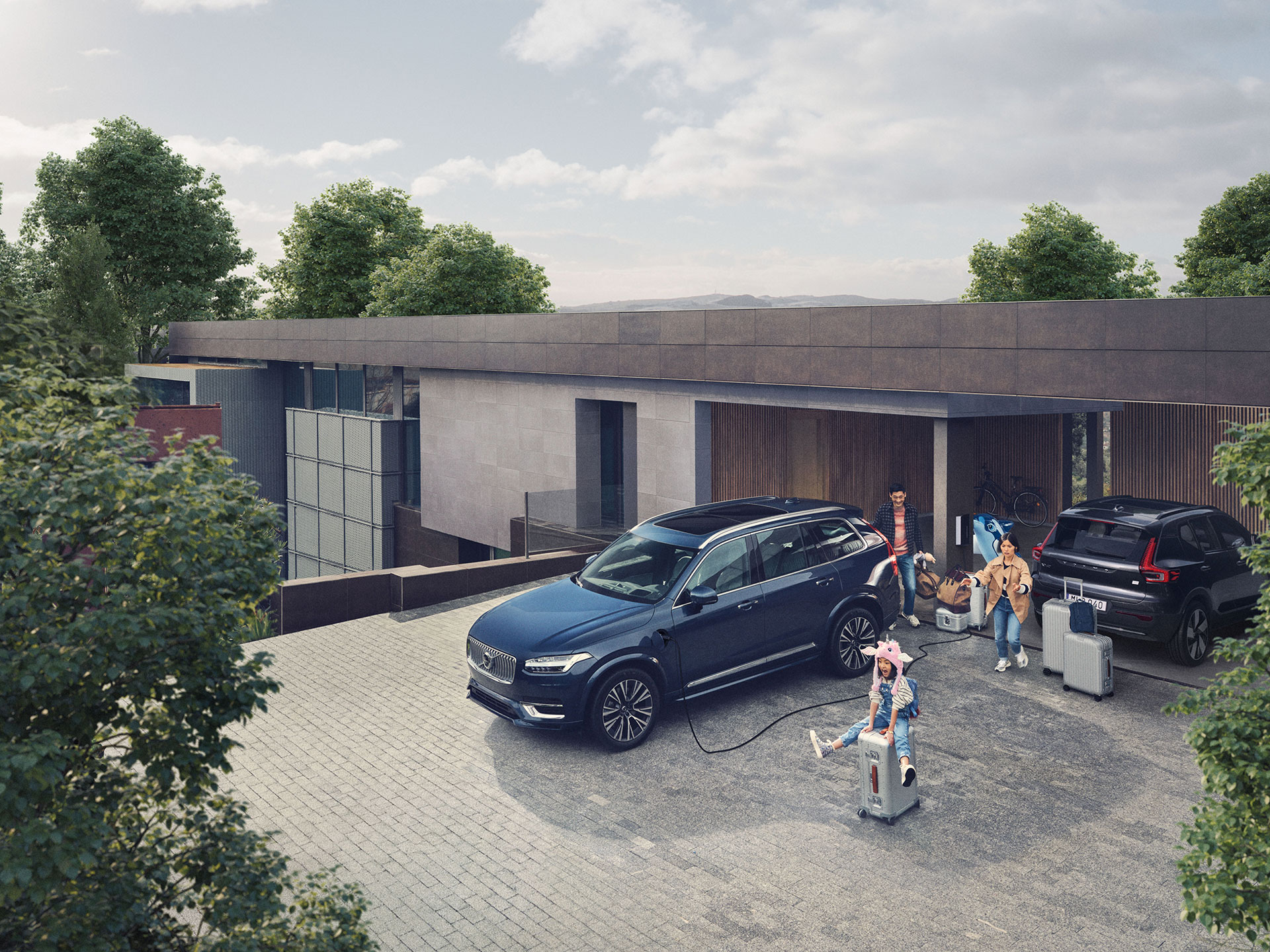 A Volvo XC60 with a family on the run
