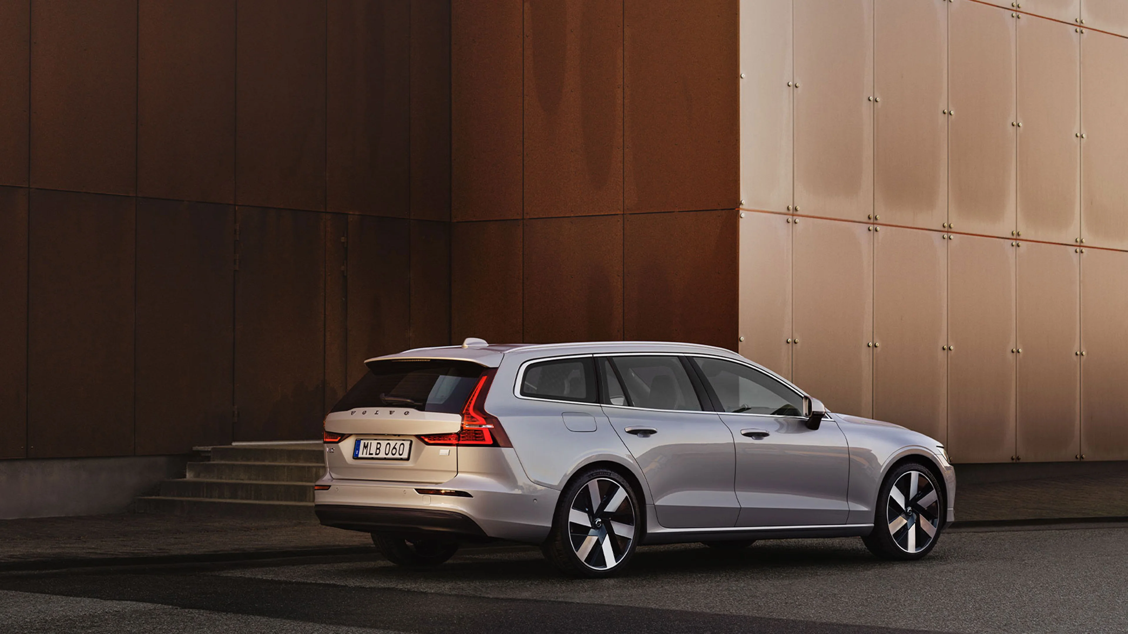 XC90_Sideview