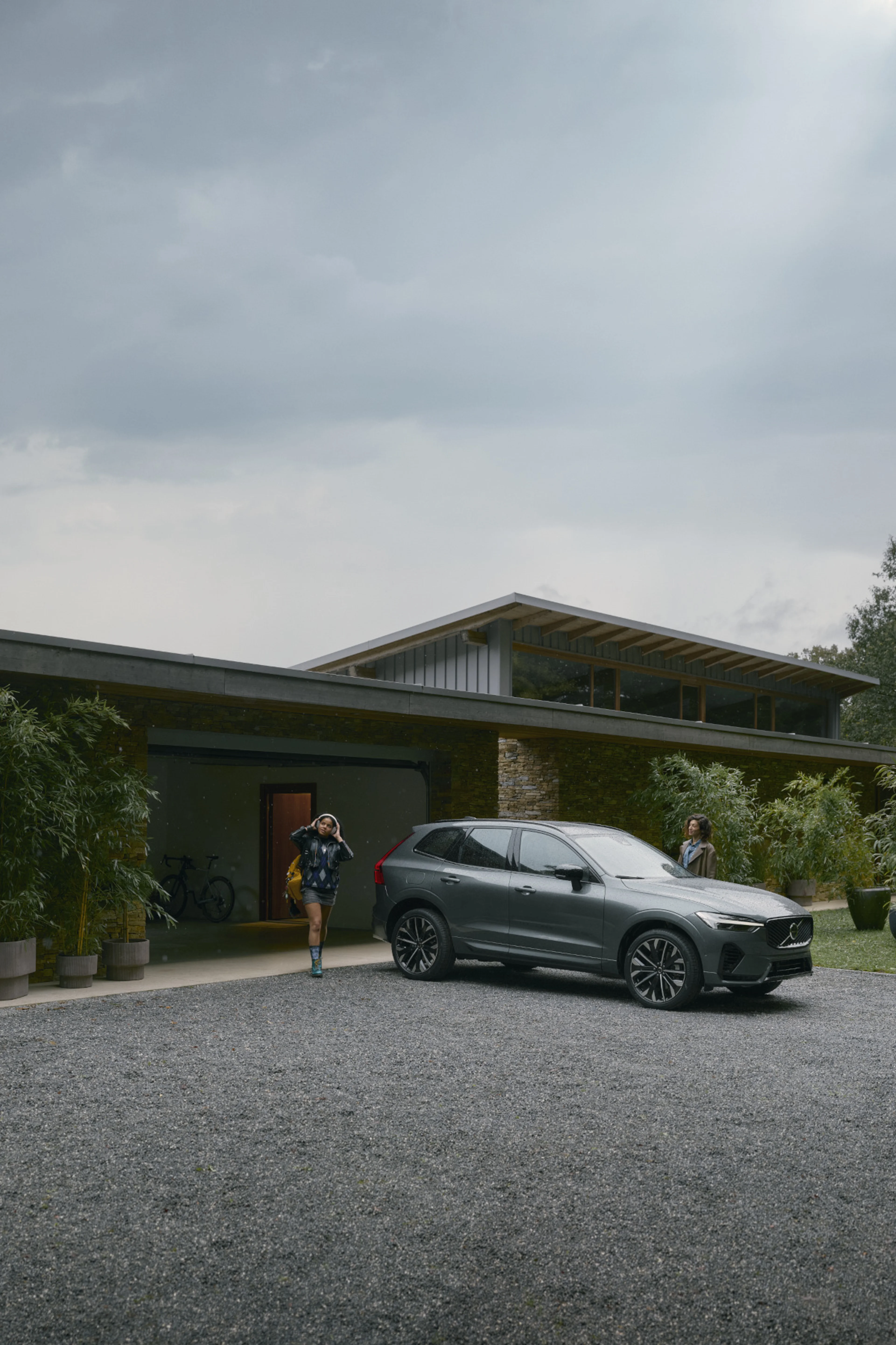 The side profile of a Volvo XC90 PHEV