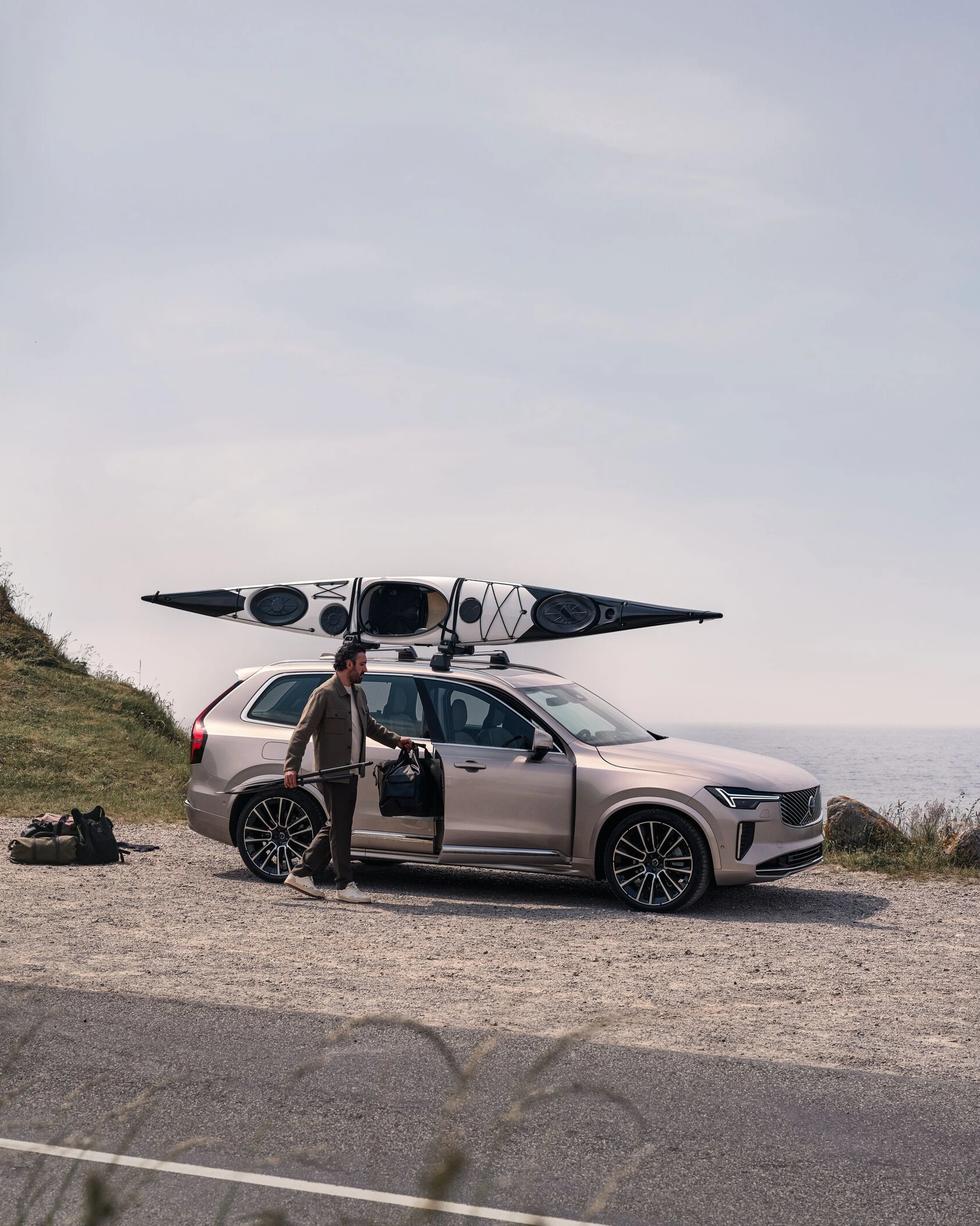 The side profile of a Volvo XC90 PHEV
