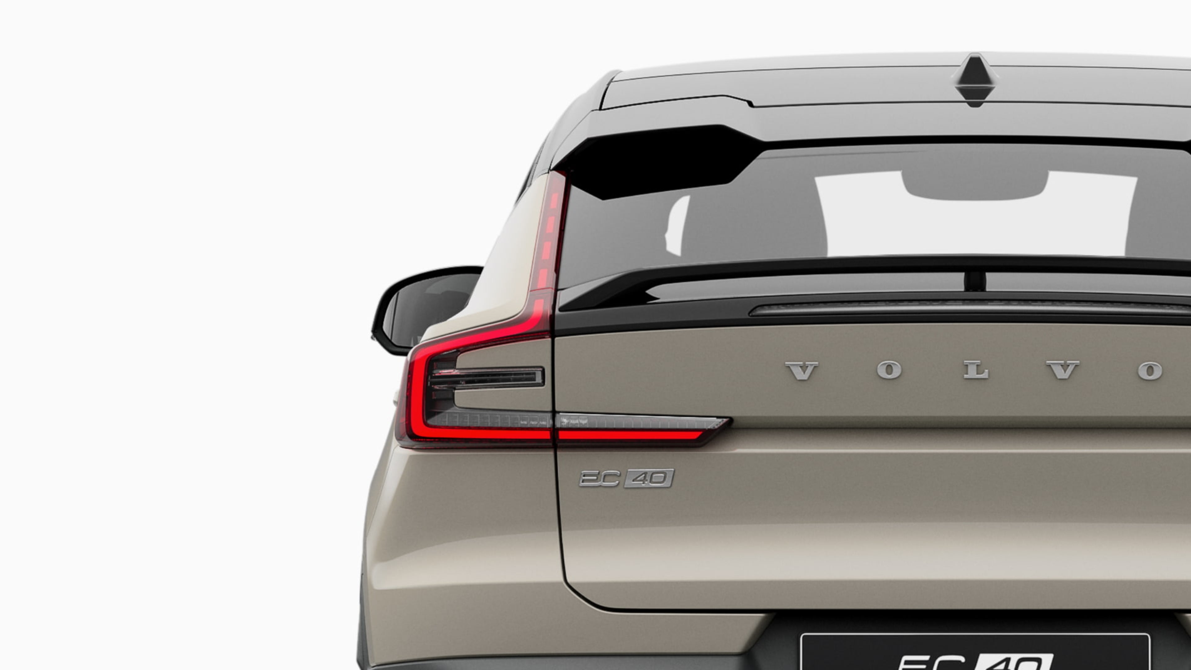 Volvo EC40 Recharge Pure Electric se carga mientras está parado