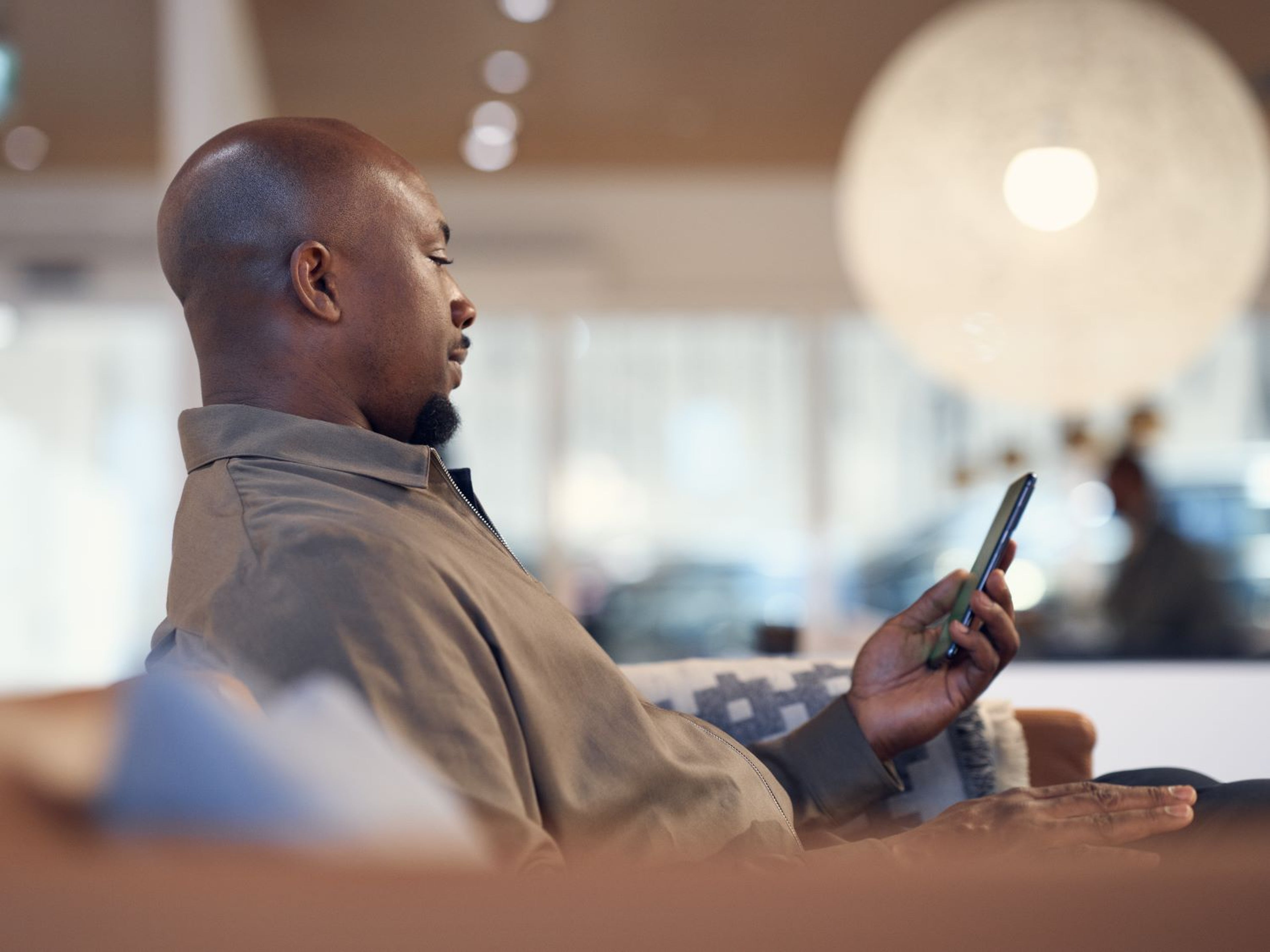 Schedule service - man scheduling service for Volvo using mobile phone