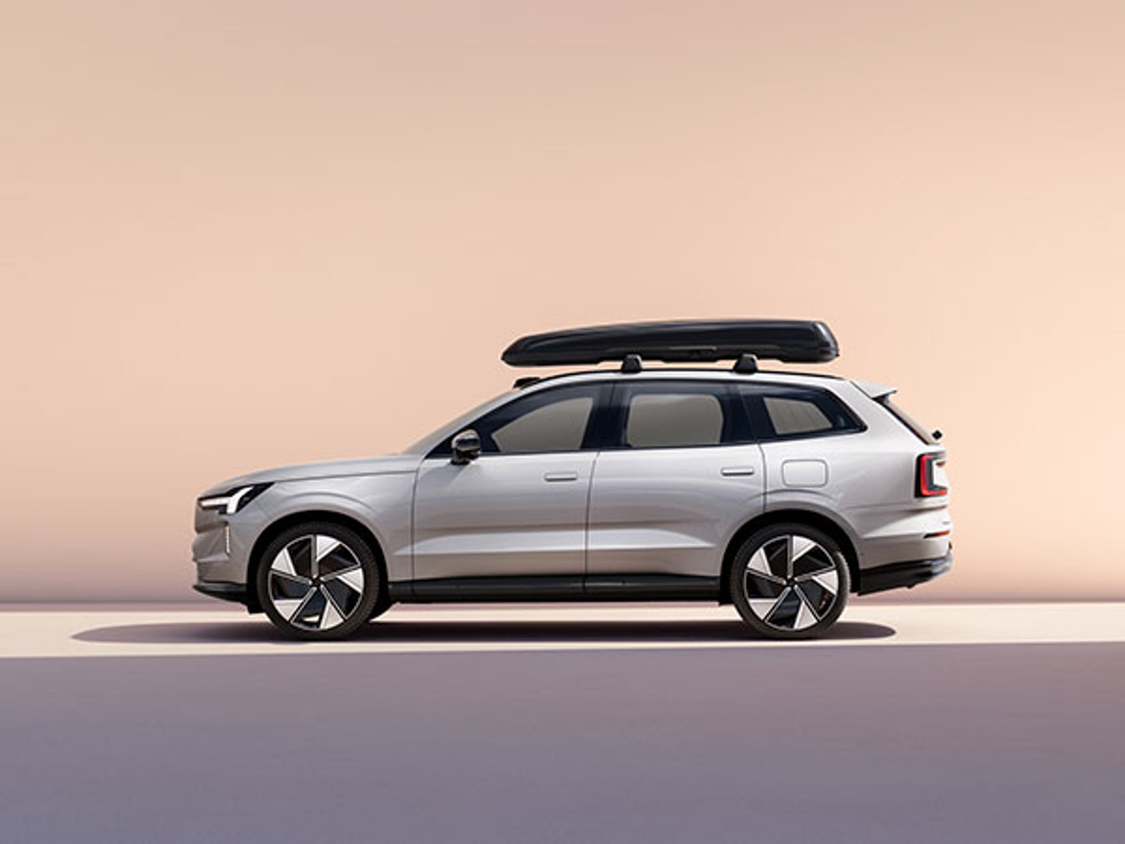 Volvo EX90 med takbox