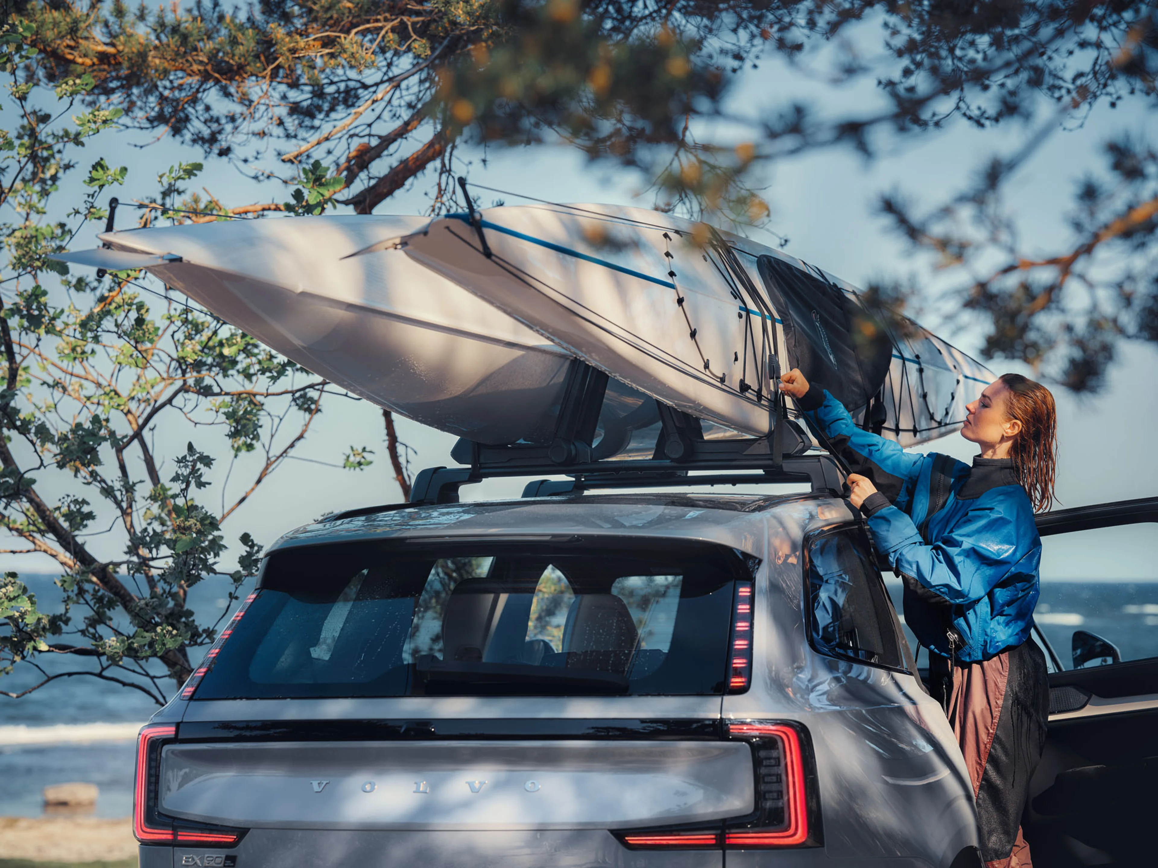Rooftop Kayak Carriers - Volvo Cars Accessory