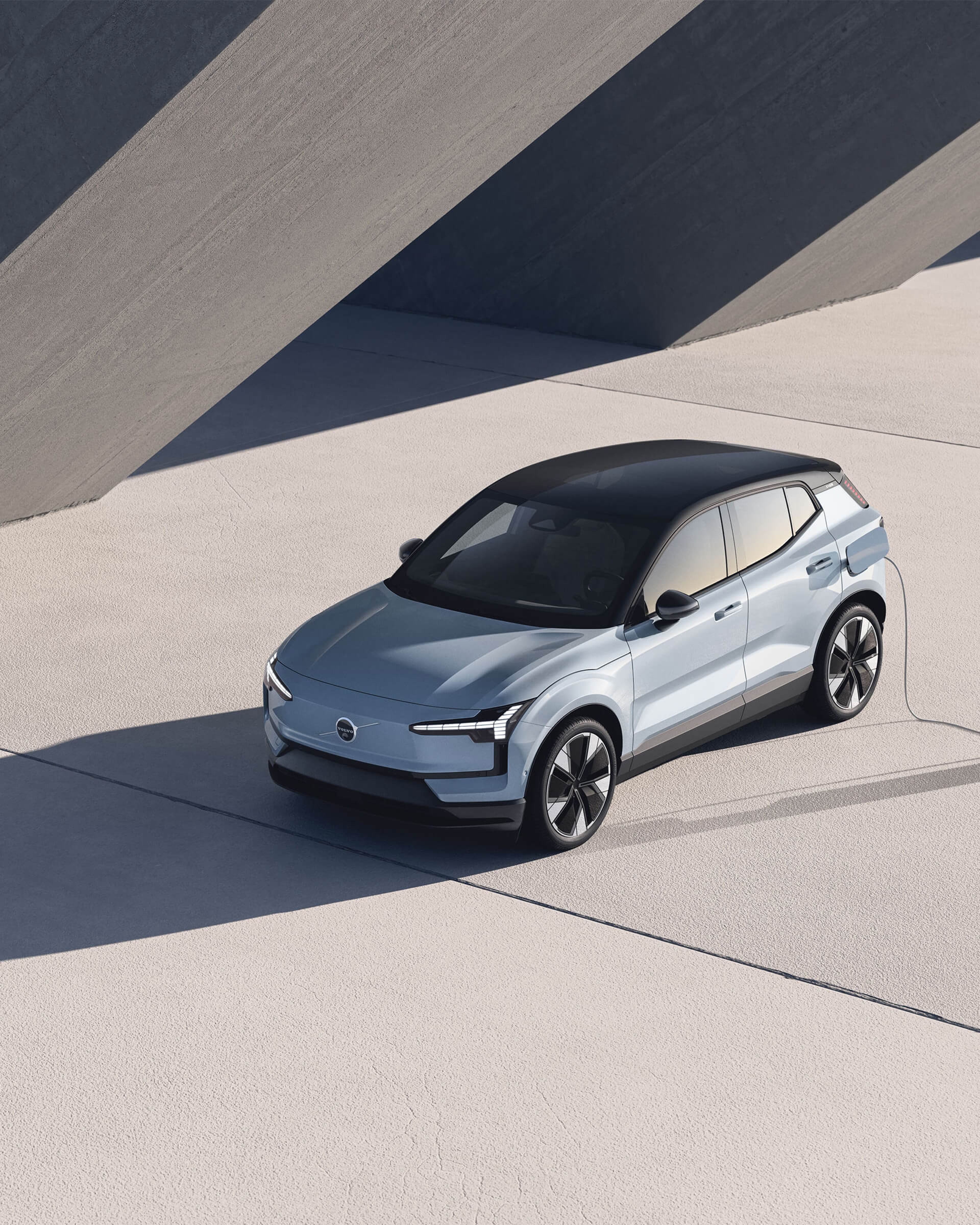 Der neue Volvo EX30 mit Ladestation