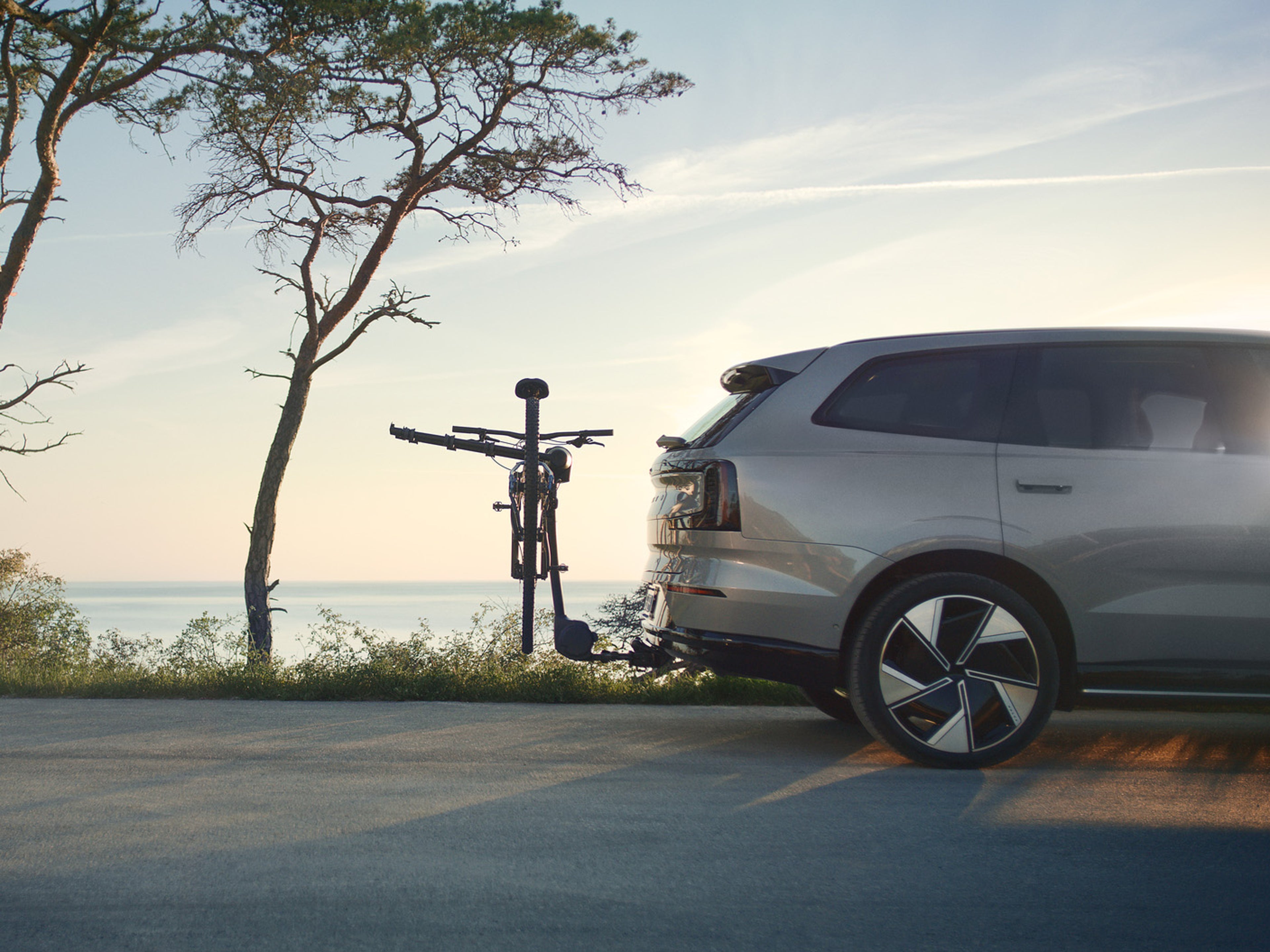 Trailer Hitch Bike Carrier - Volvo Cars Accessory