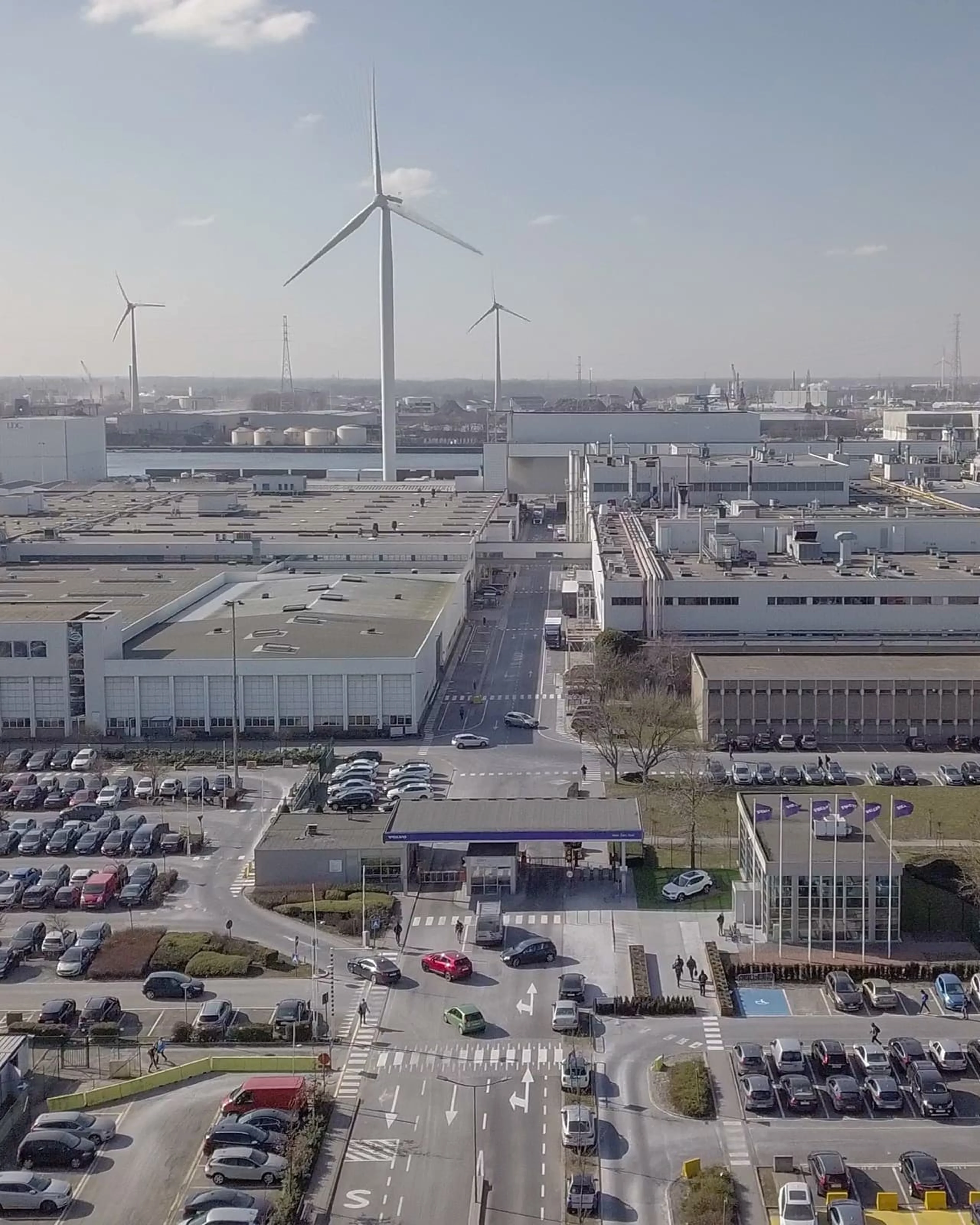 Une vue plongeante sur le domaine Volvo Car Gent.