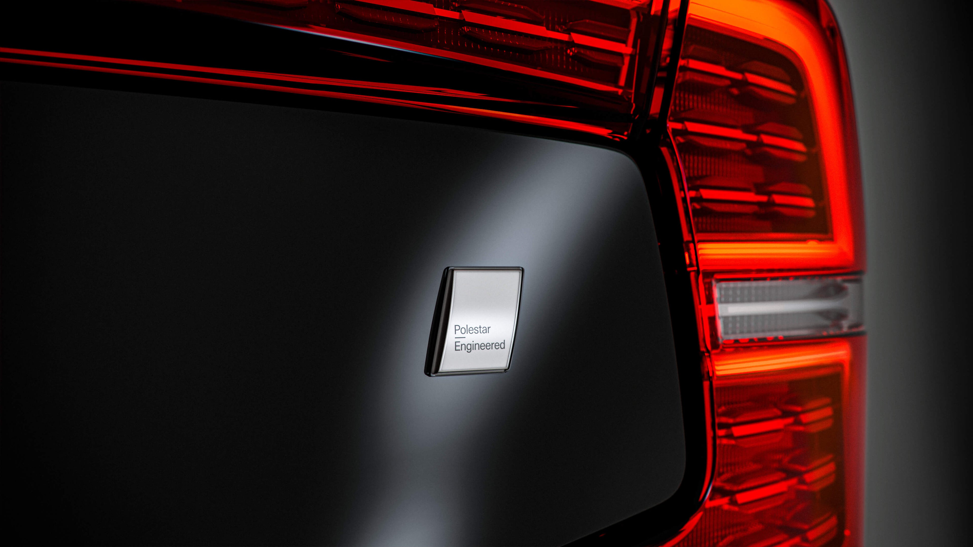 Nahaufnahme Volvo Polestar Emblem