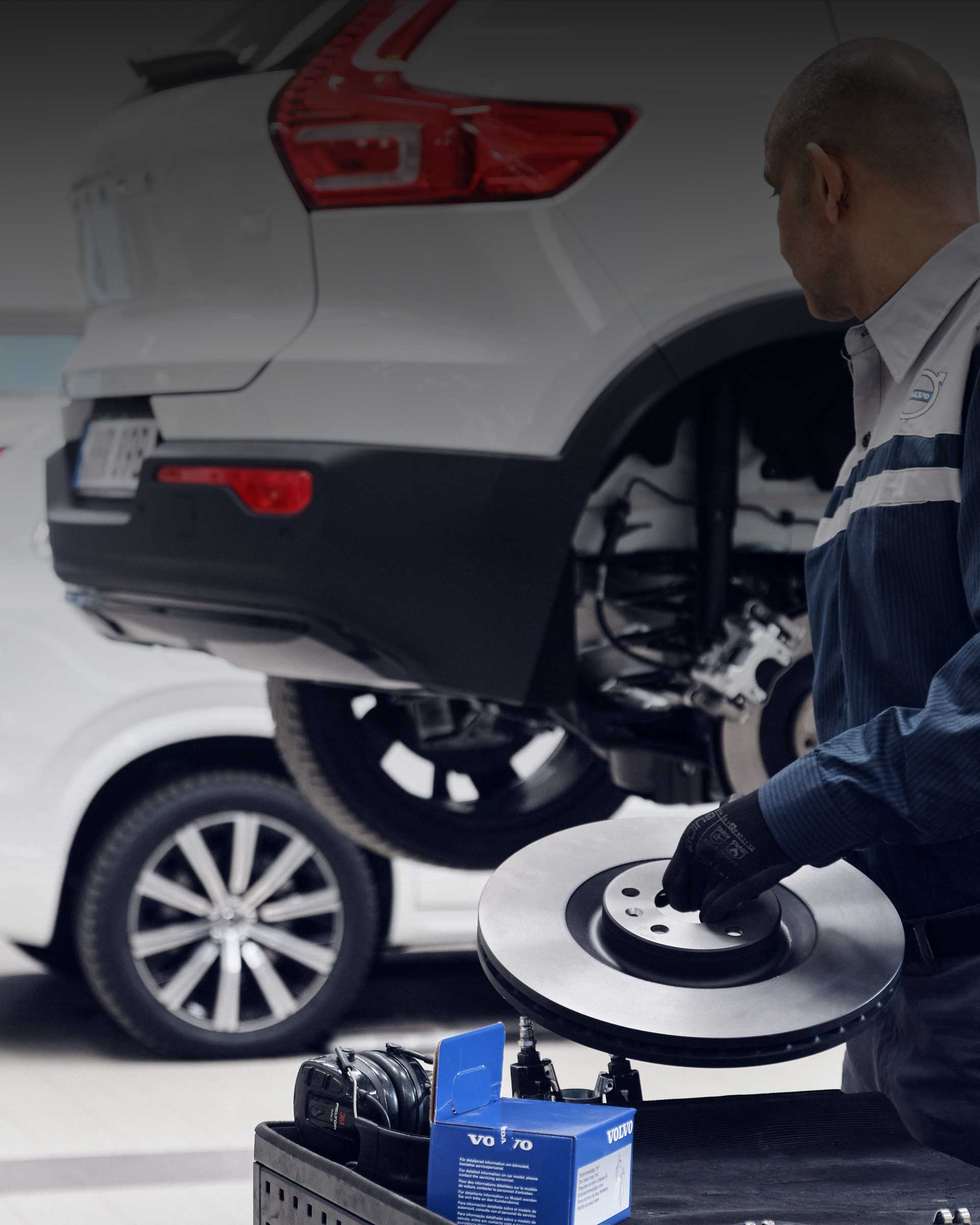 Un Volvo XC40 en taller de servicio