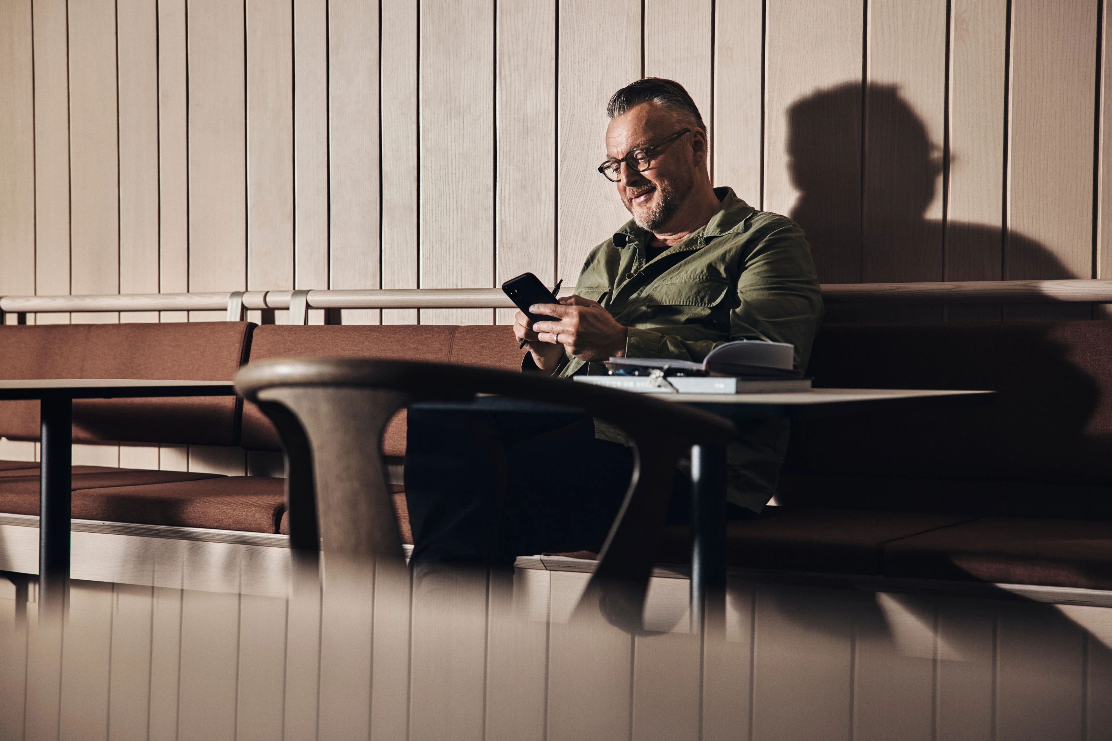 Mann mit Smartphone