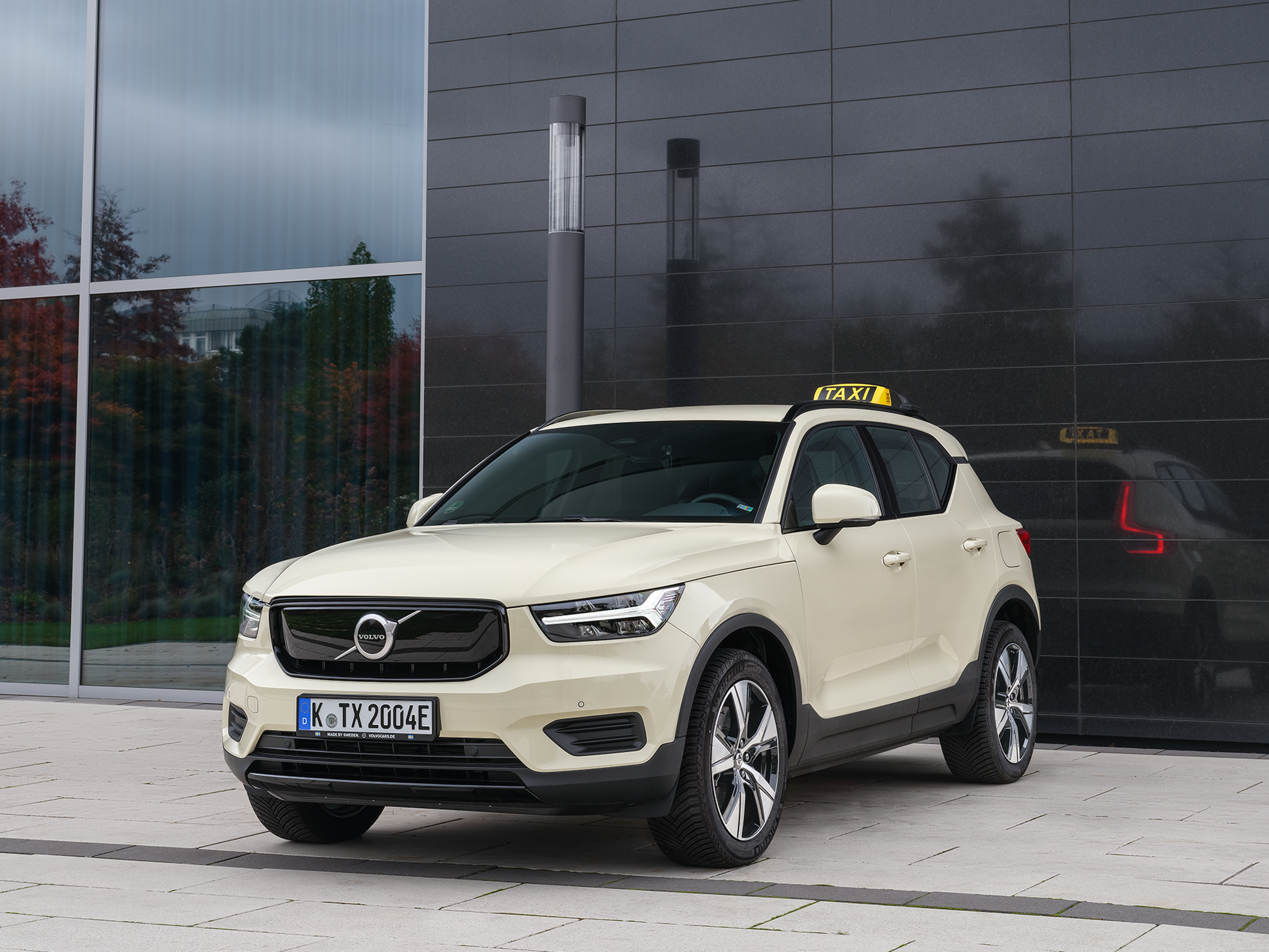 Der Volvo EX40 als Taxi.