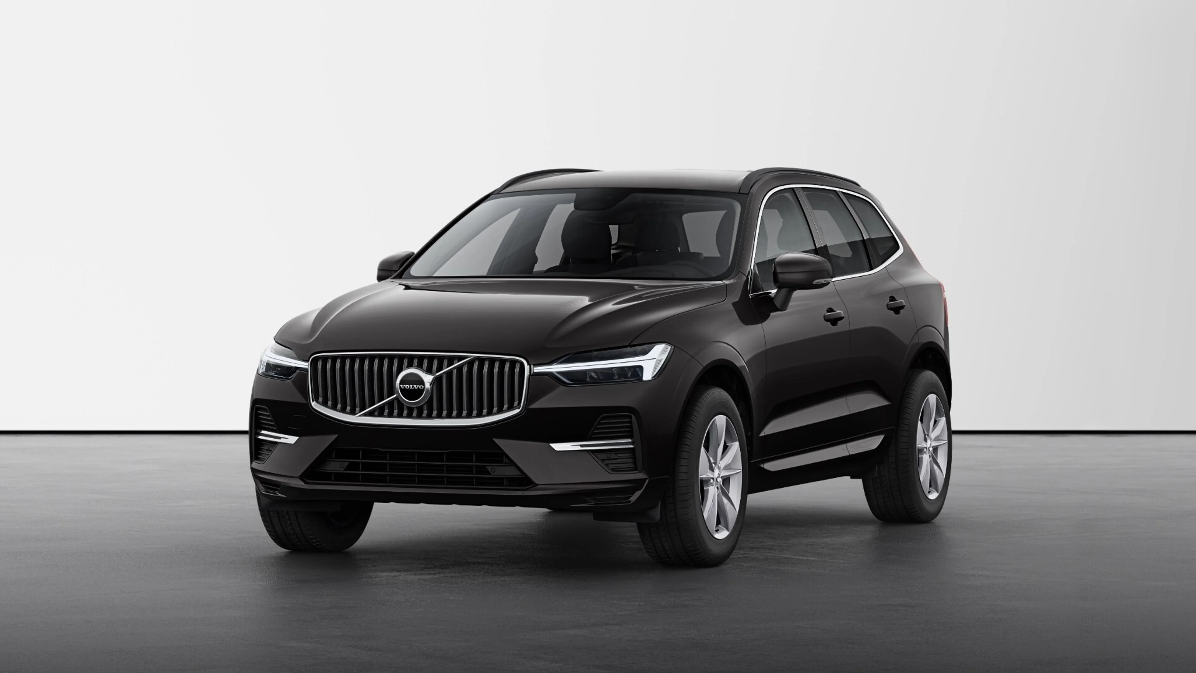 Platinaszürke XC60 szemből