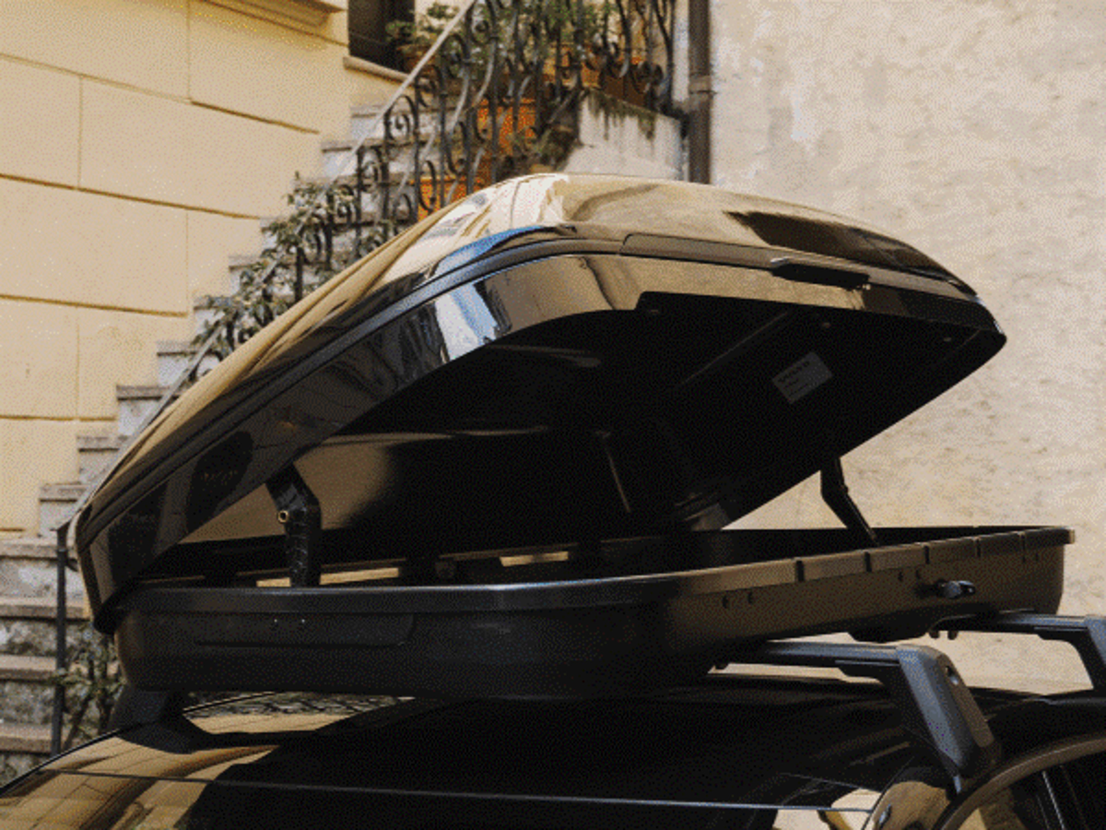 Rooftop Cargo Box - Volvo Cars Accessory