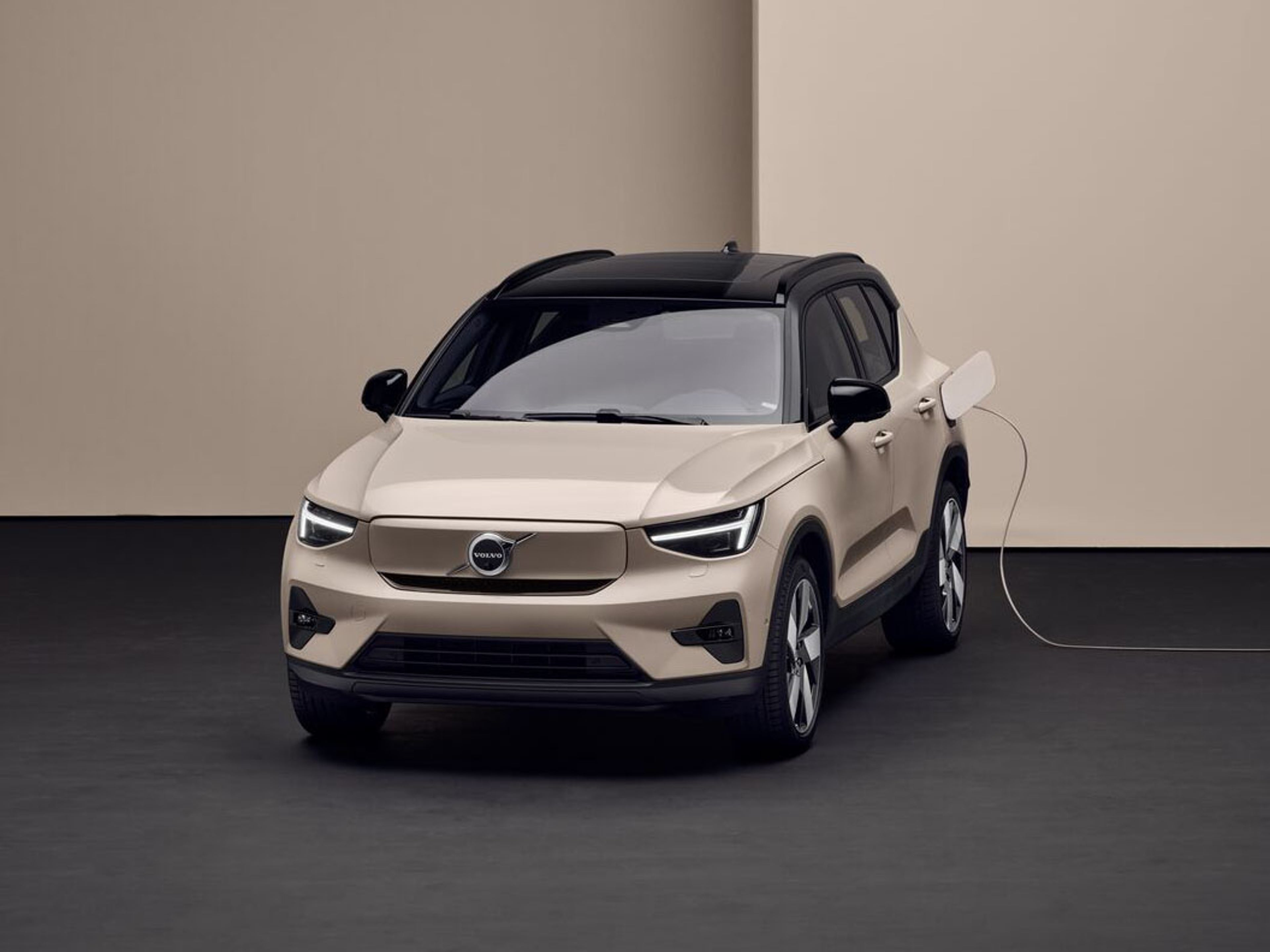 Volvo EX40