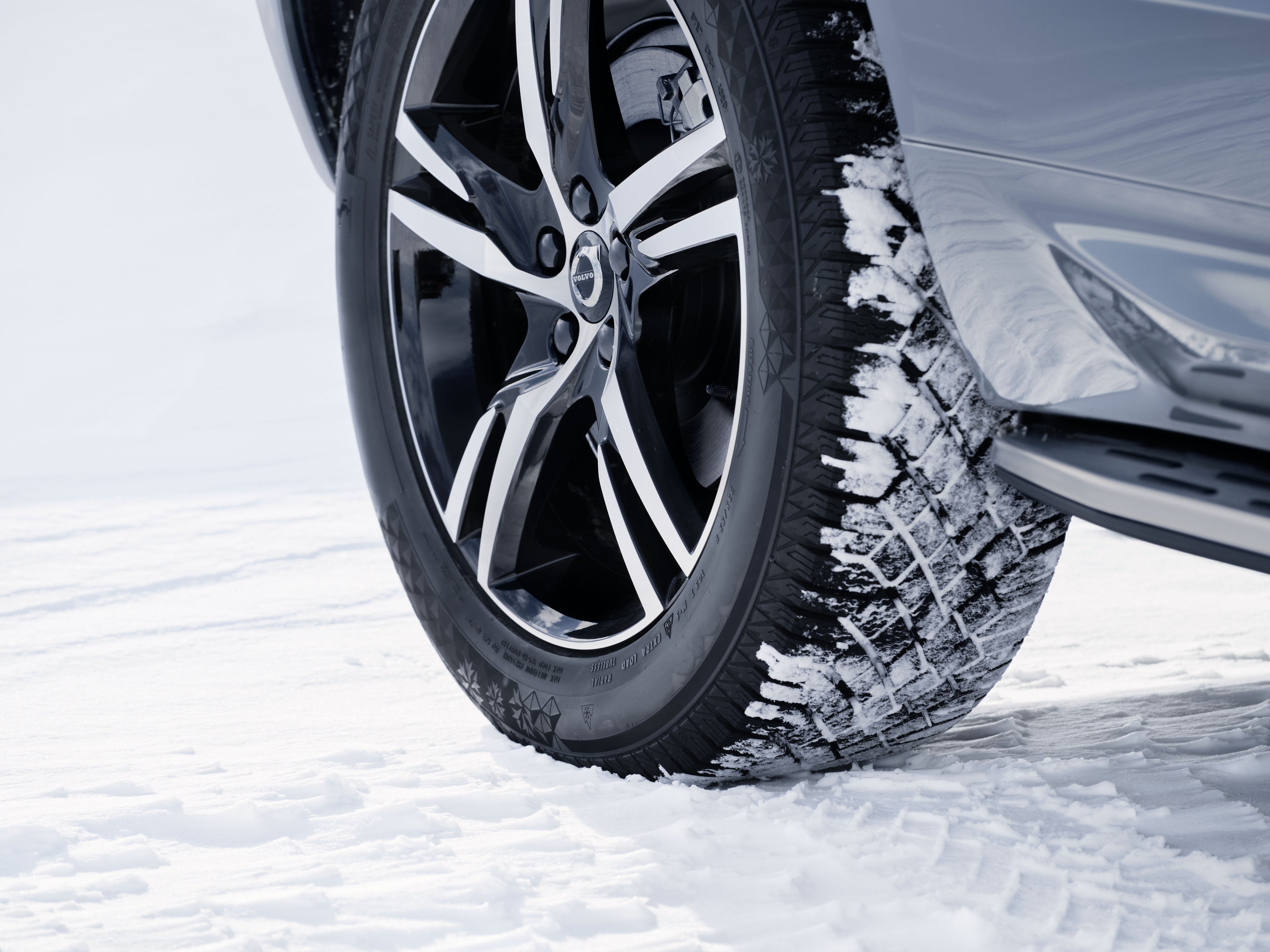 Volvo vinterhjul i sne
