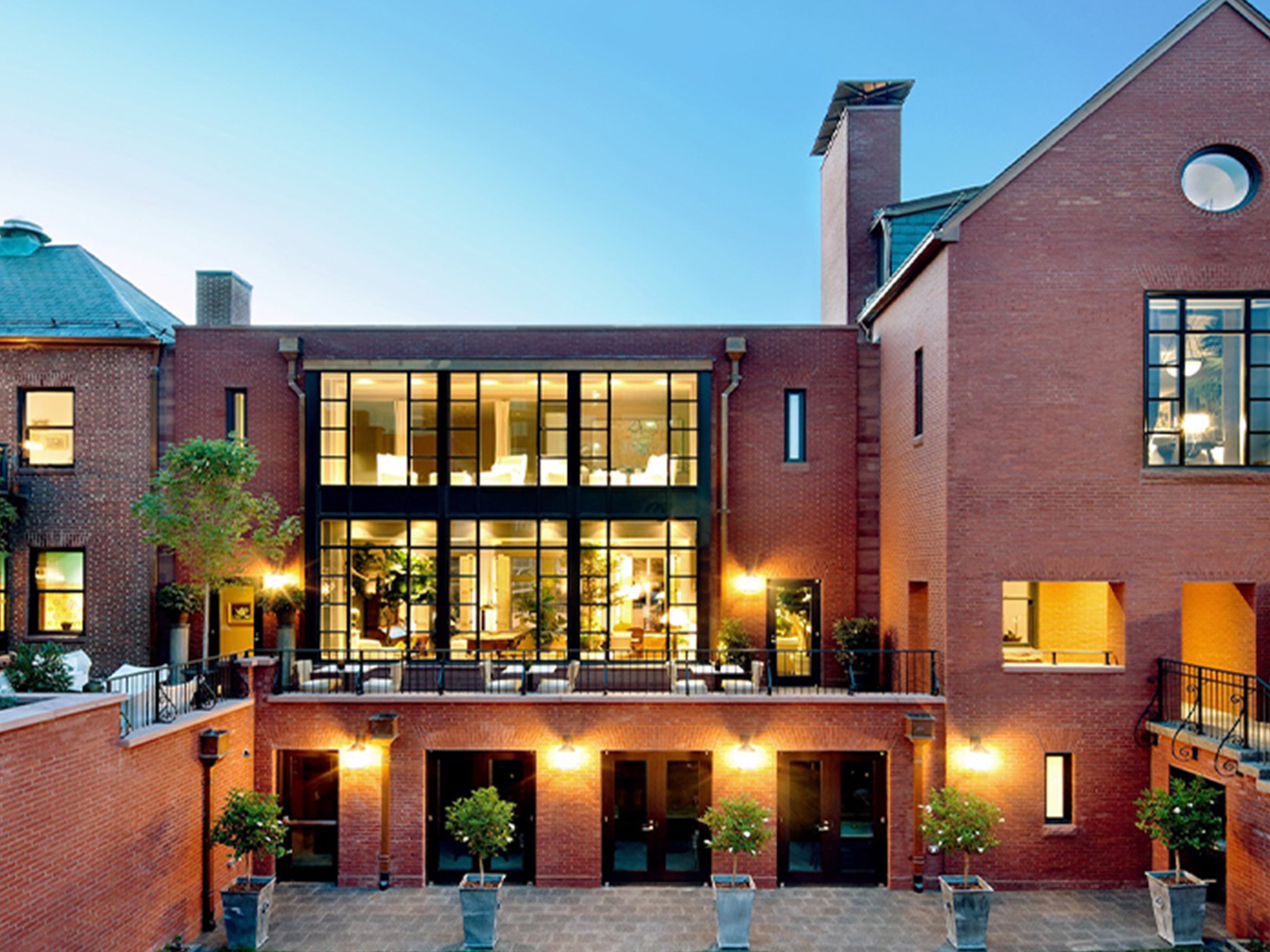 Ivy Hotel