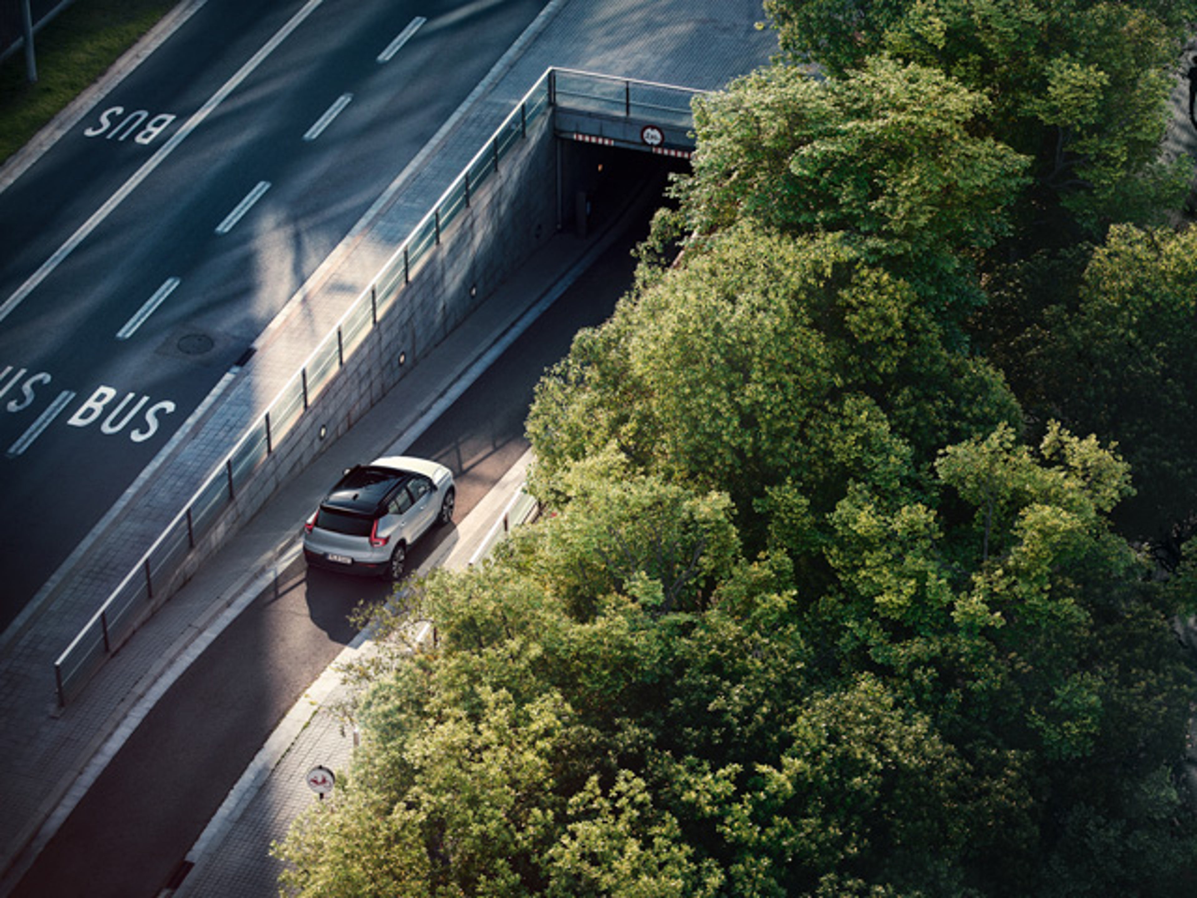 Volvo XC40 Recharge från ovan