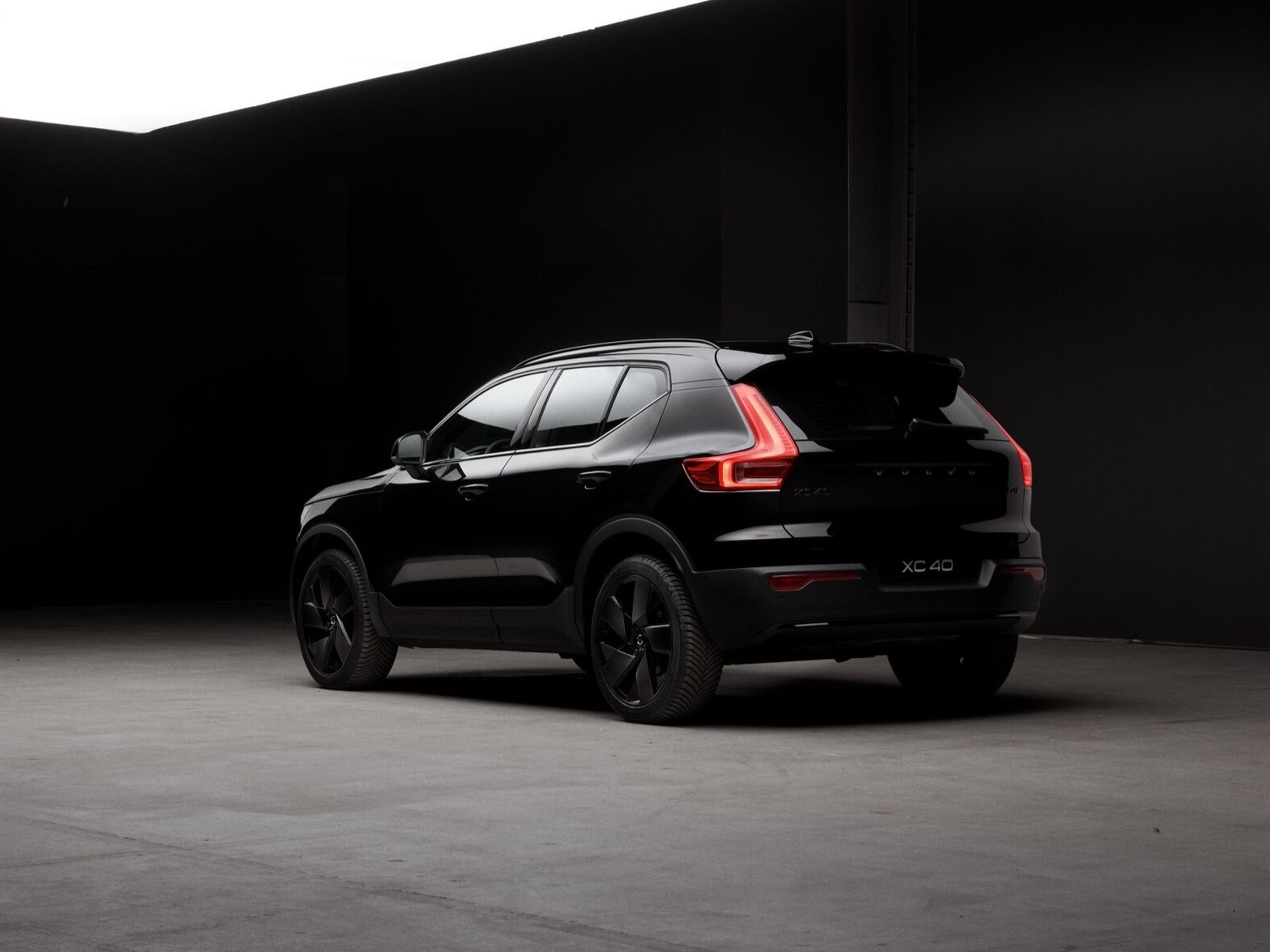 Rear of XC40 Black Edition SUV
