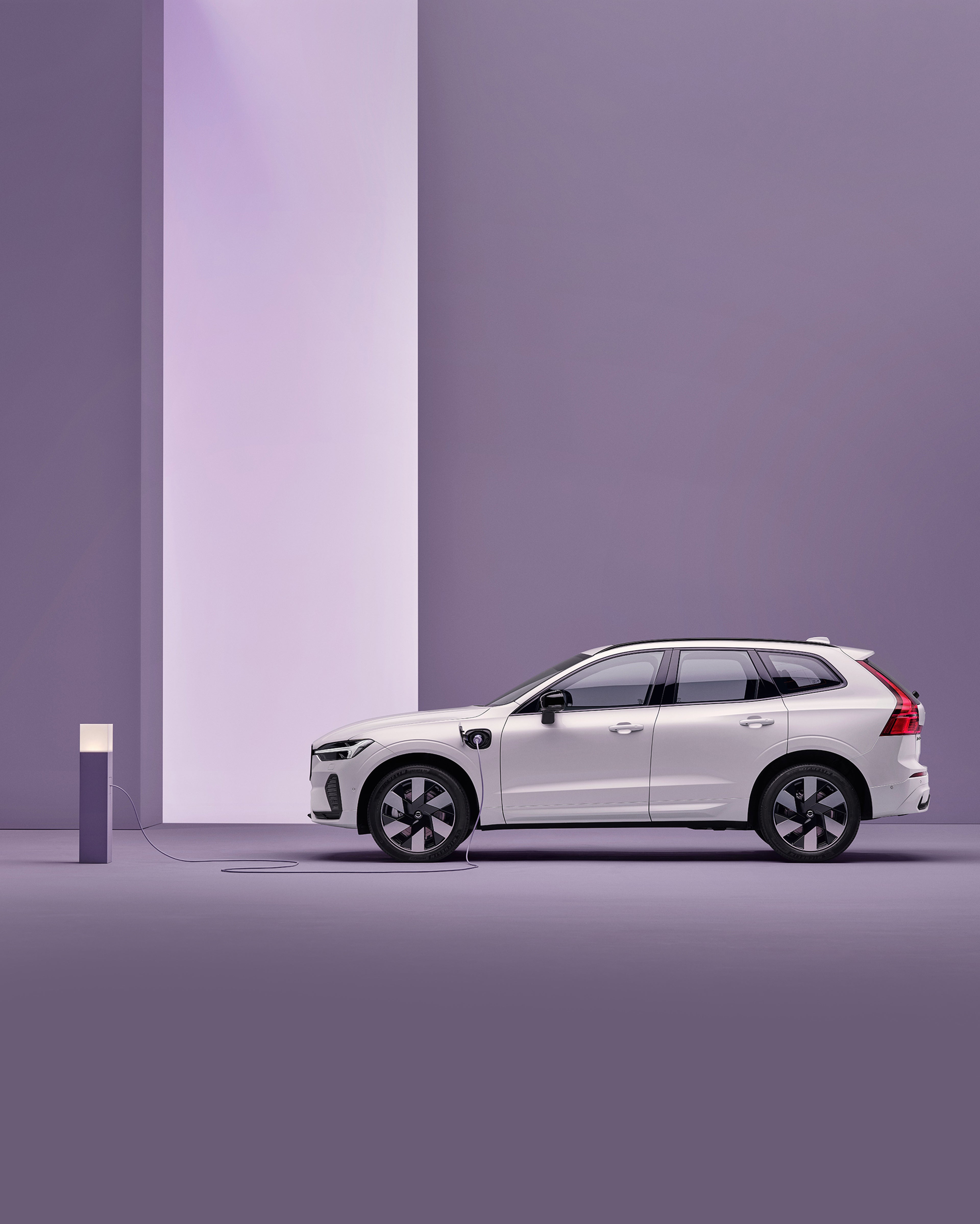 XC60 T6 AWD Plug-in Hybrid automatico Core MY26 a noleggio per clienti privati