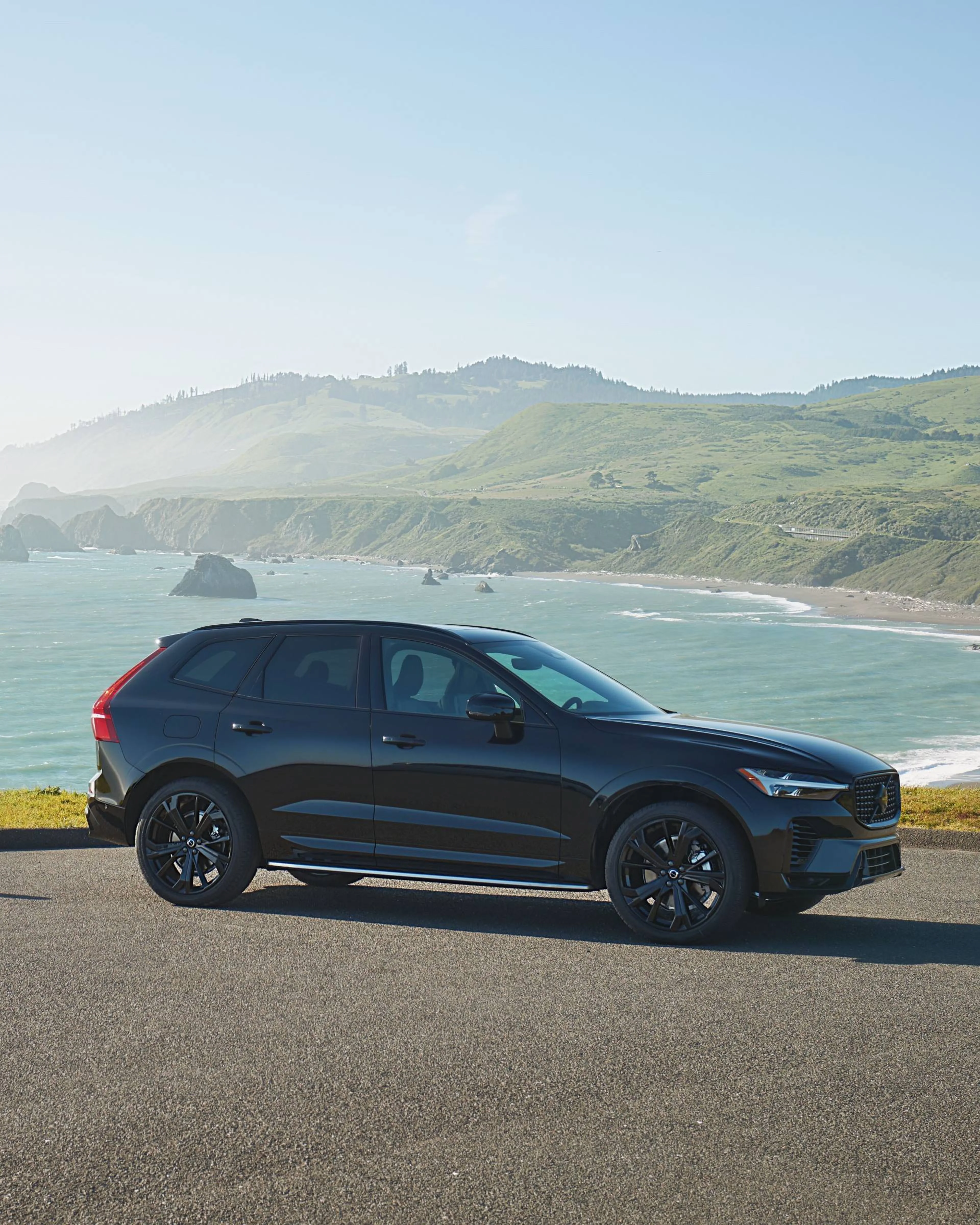 Experience the Volvo Black Edition XC60 SUV - Volvo SUV parked outside