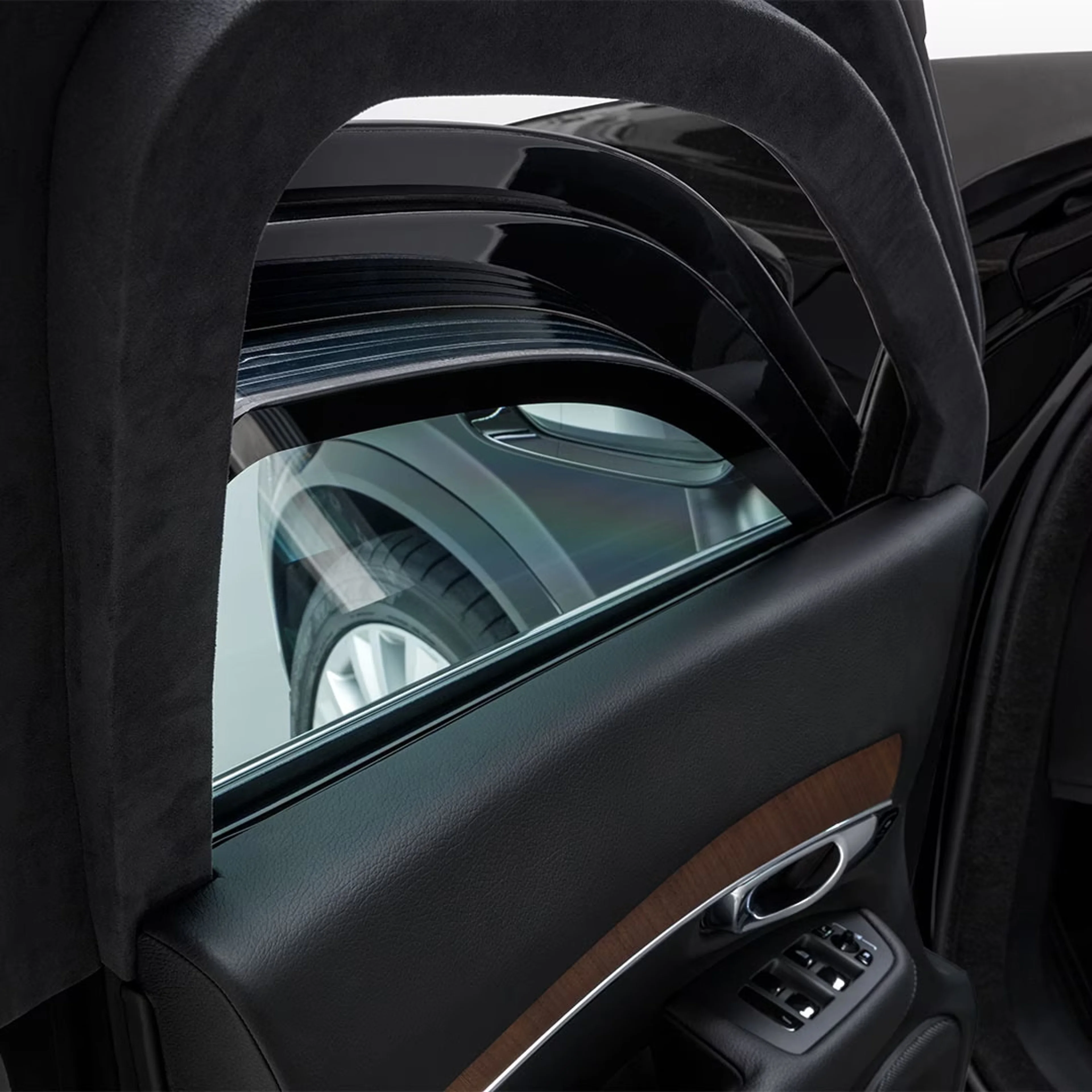 Vue intérieur avant d'une voiture Volvo