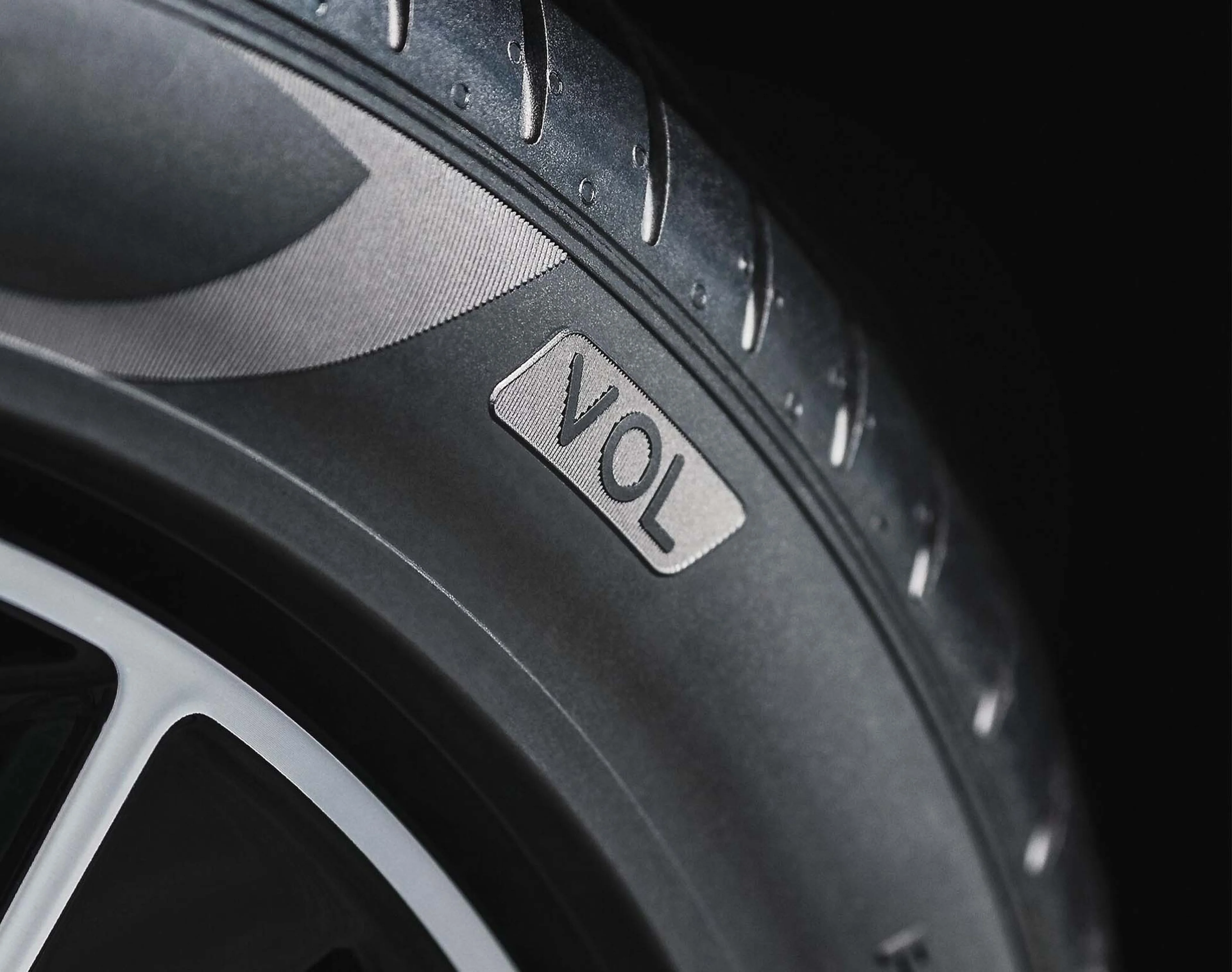 Volvo tires