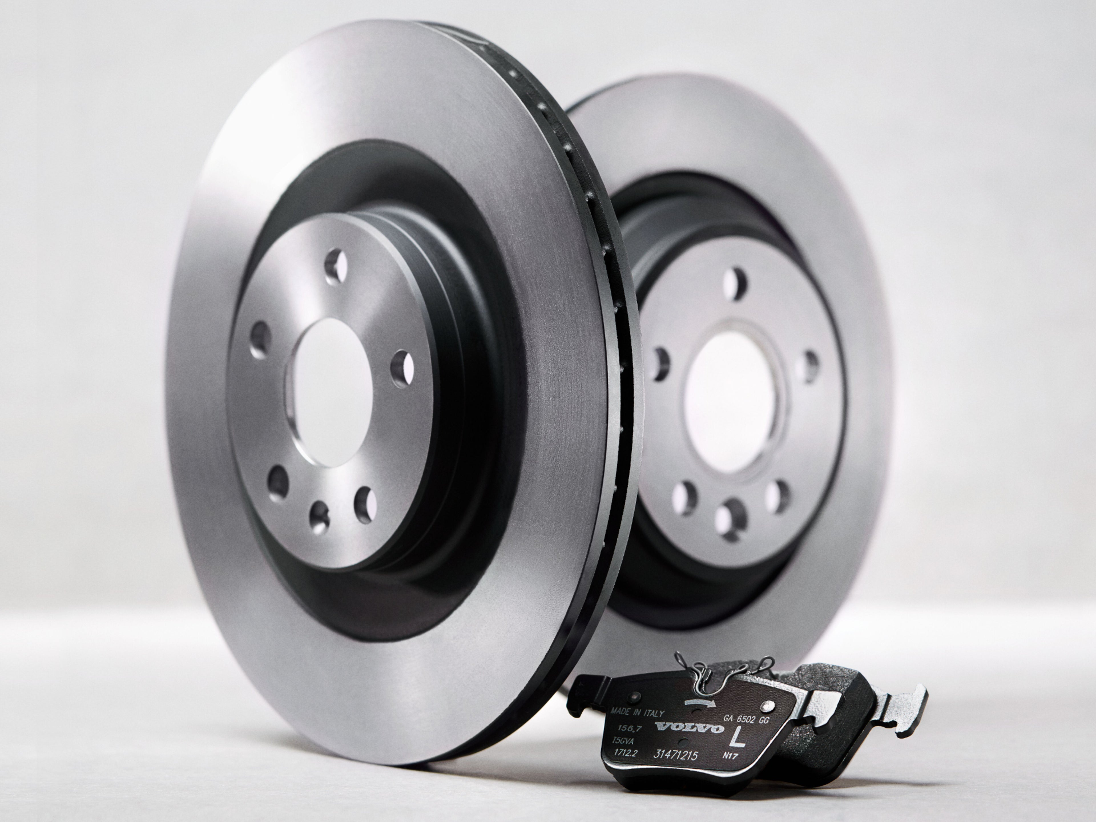 Abbildung von Volvo Bremsteilen.