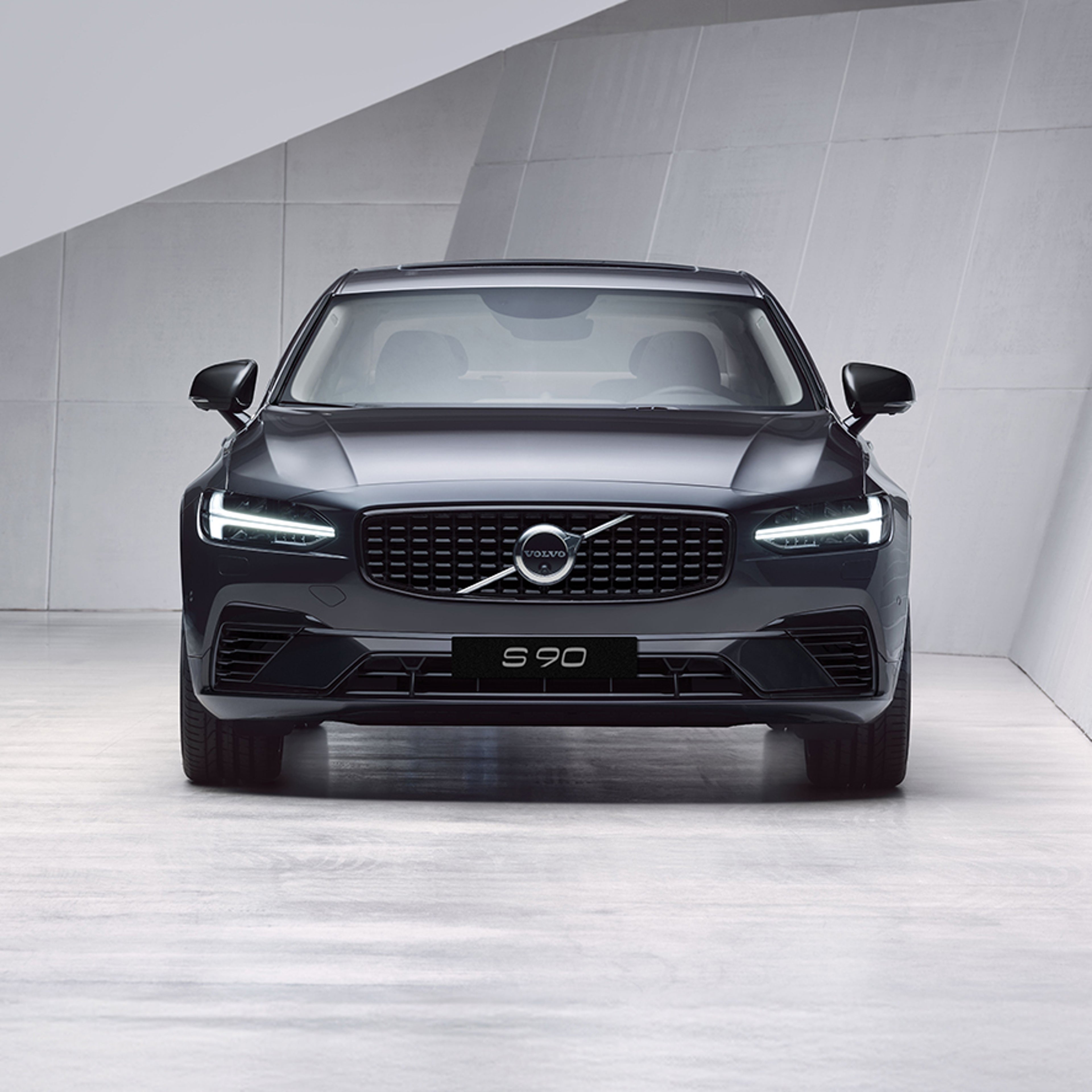 سيارة فولفو S90